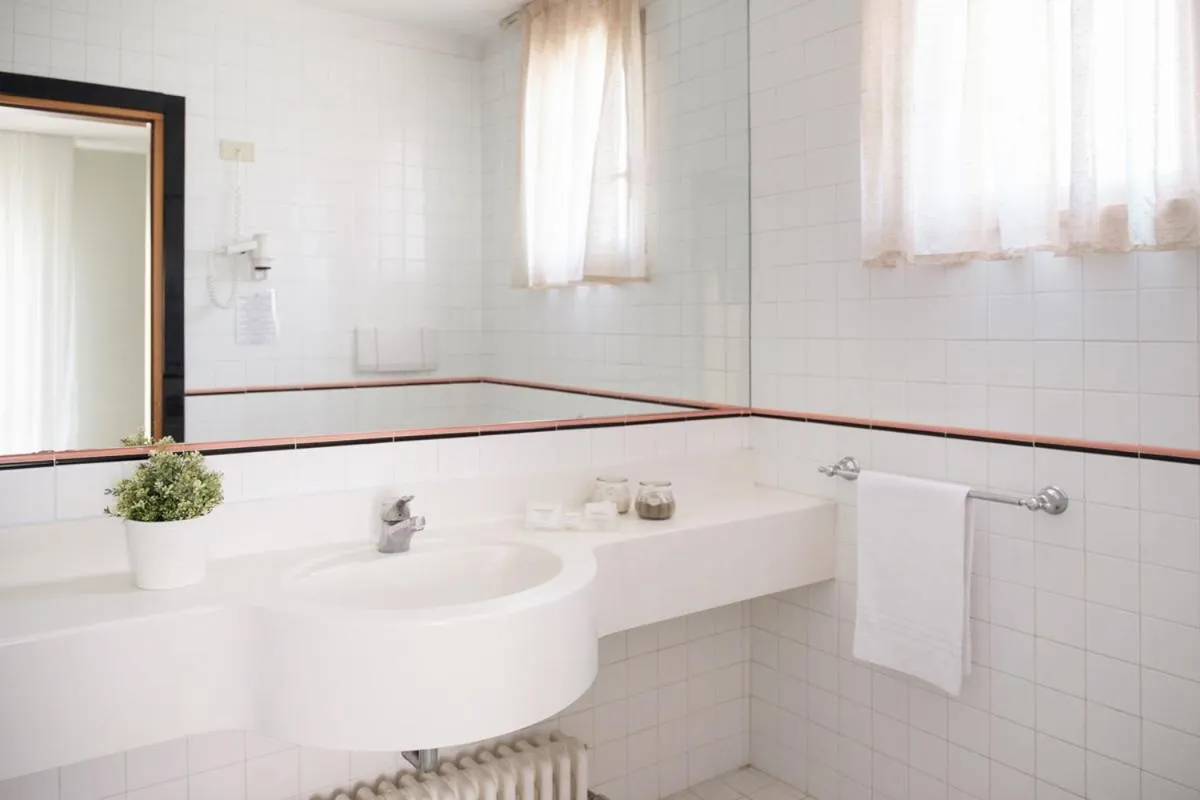 Bathroom in Hotel Junior