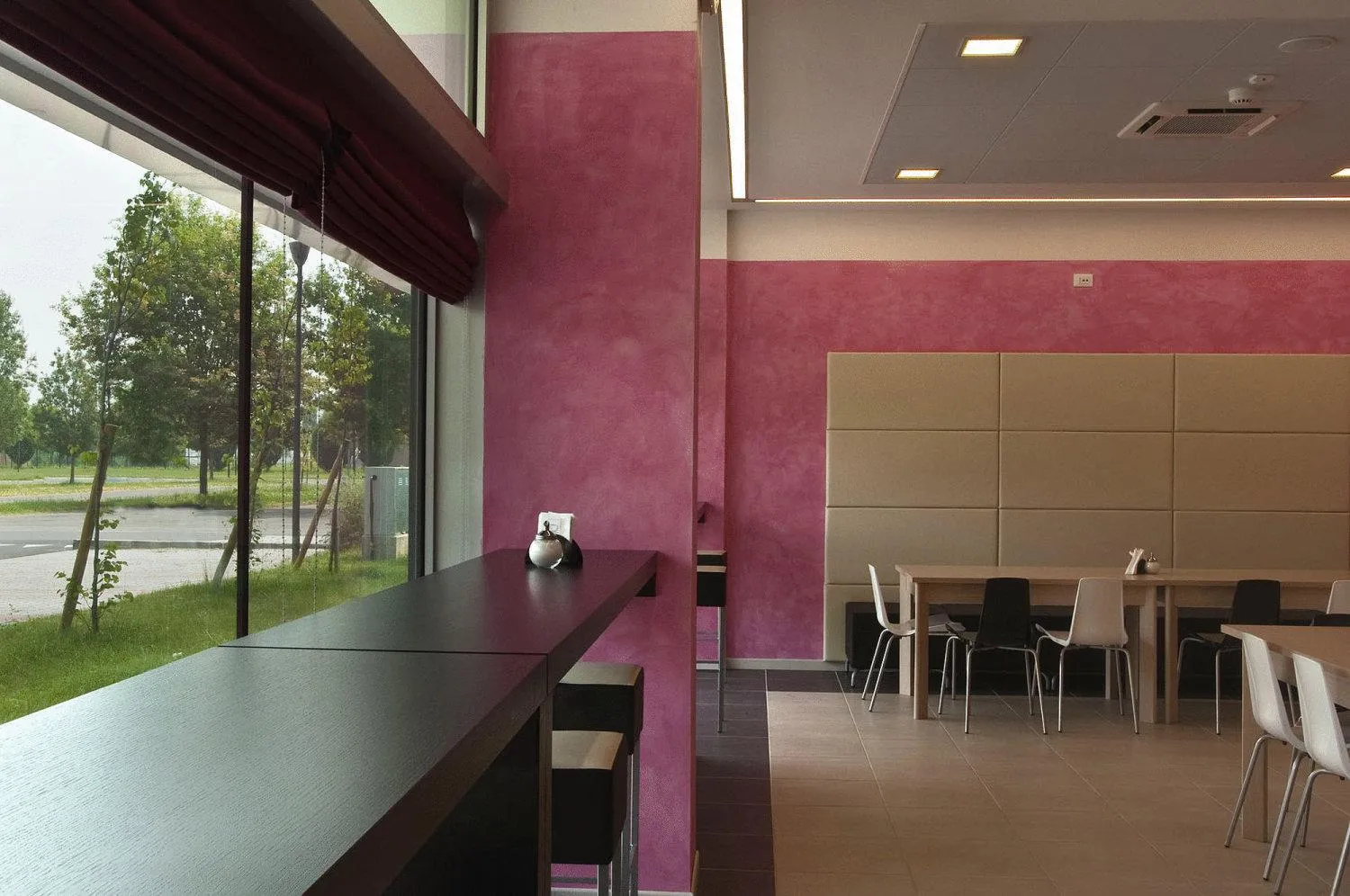 Restaurant/places to eat in Silver Residence Hotel