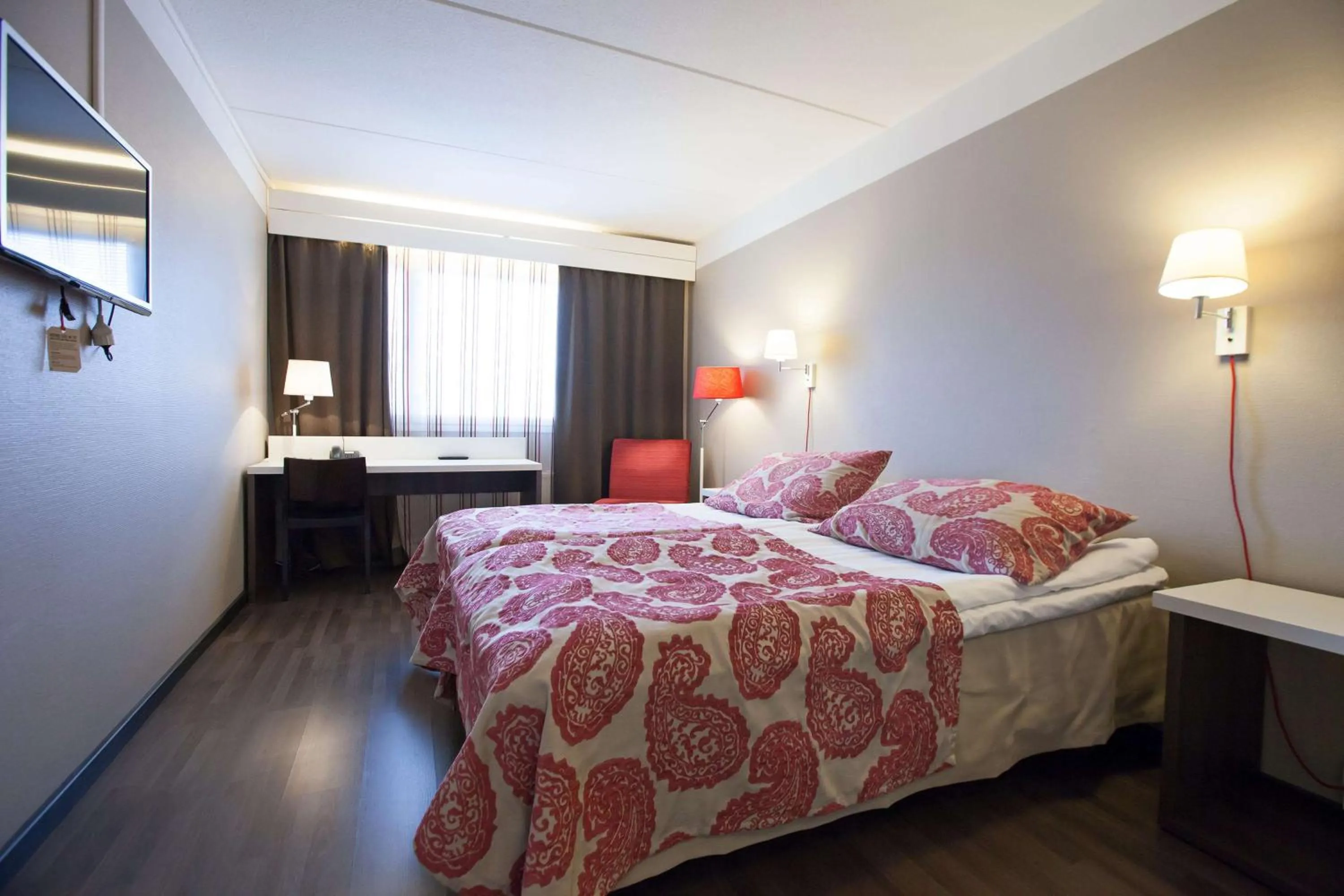 Photo of the whole room, Bed in Hotel Kajanus