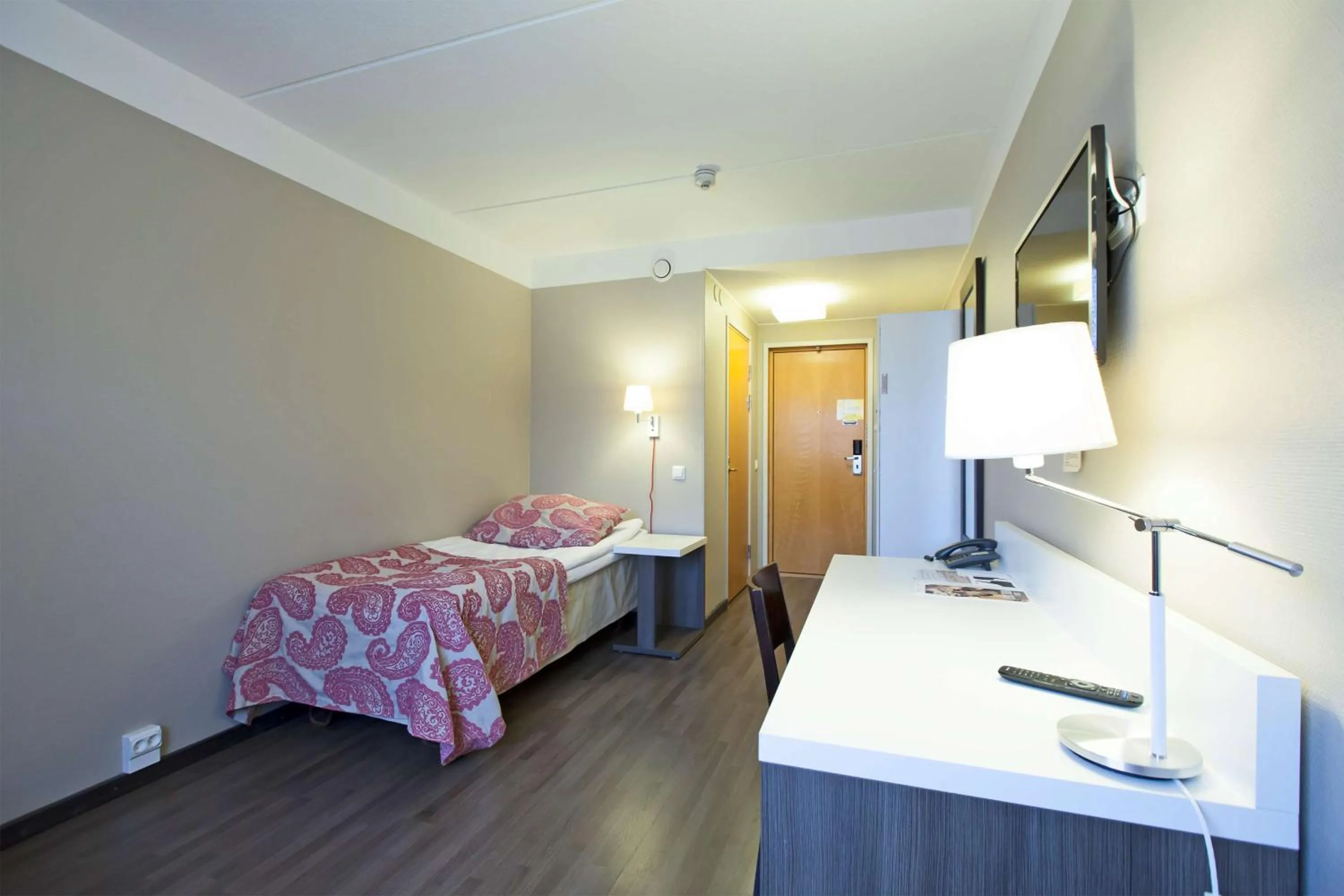 Photo of the whole room, Bed in Hotel Kajanus