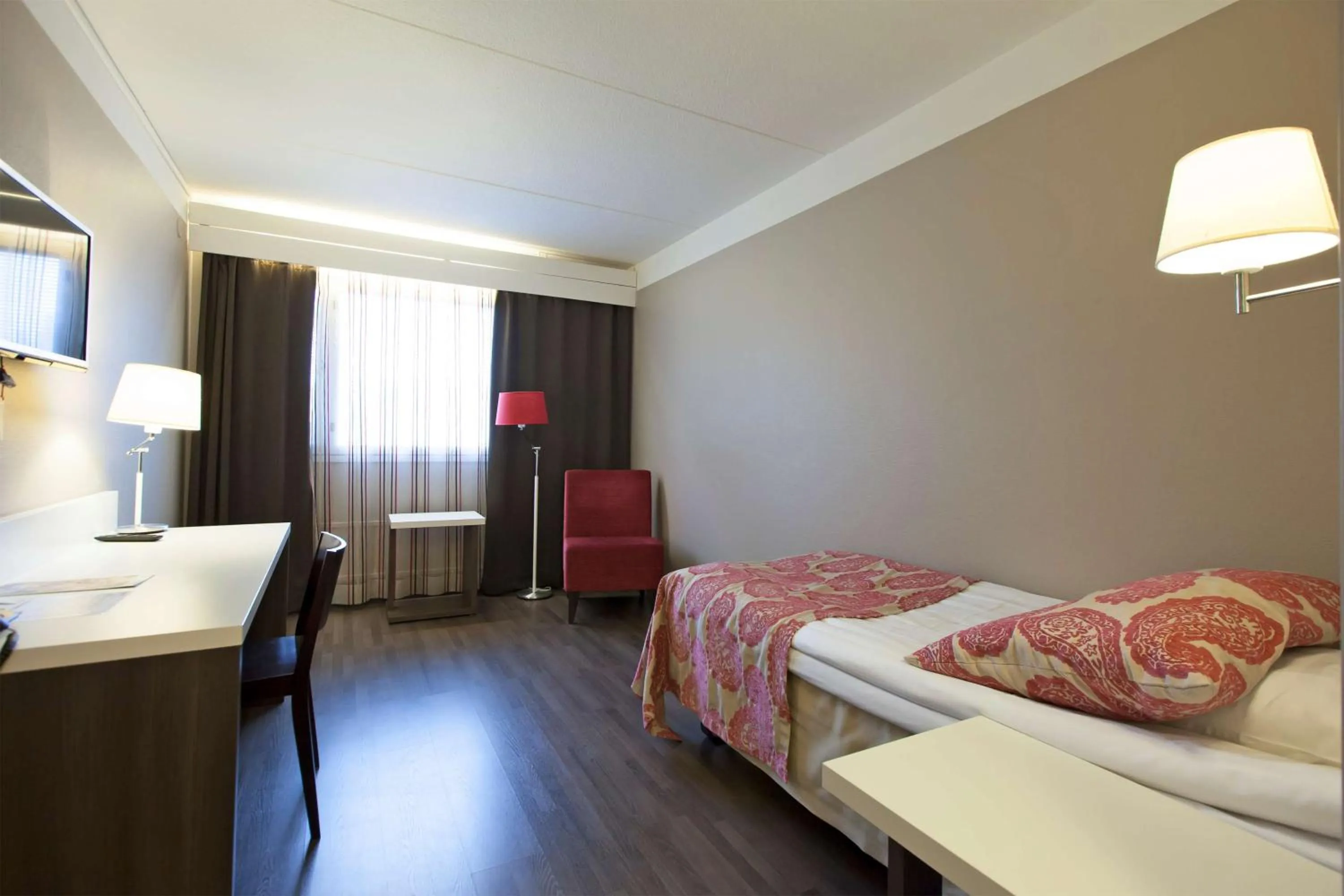 Photo of the whole room, Bed in Hotel Kajanus