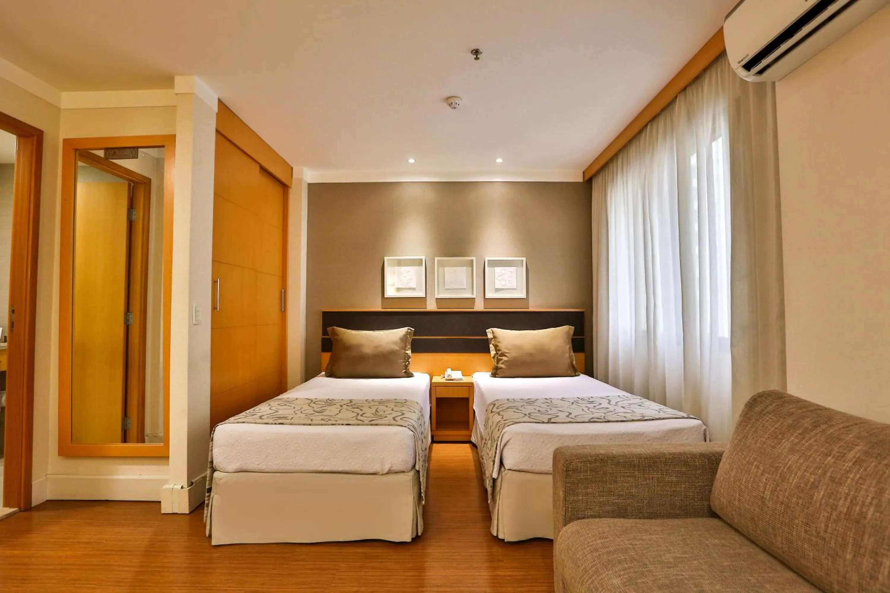 Bed in Transamerica Executive Jardins