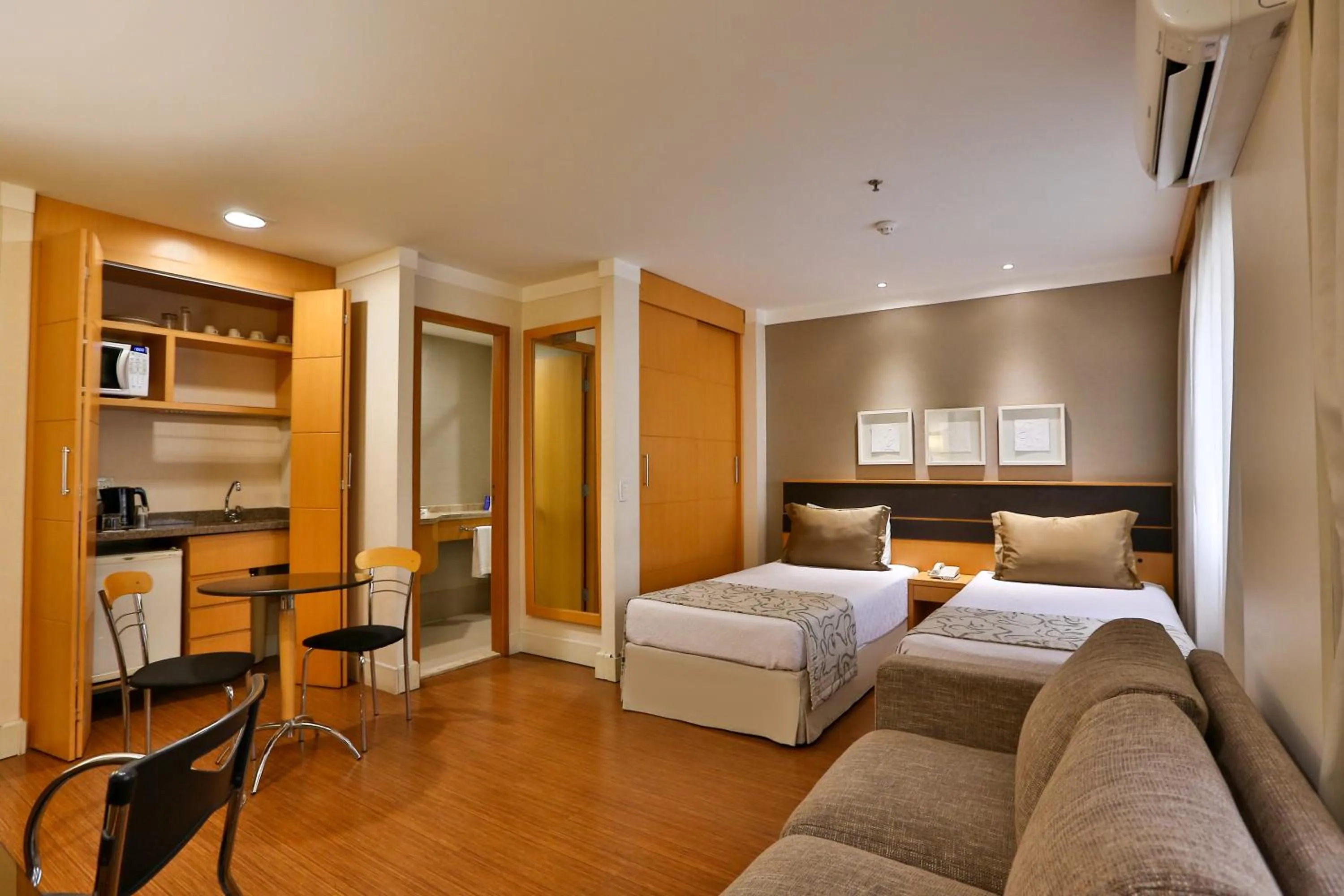Bedroom, Bed in Transamerica Executive Jardins