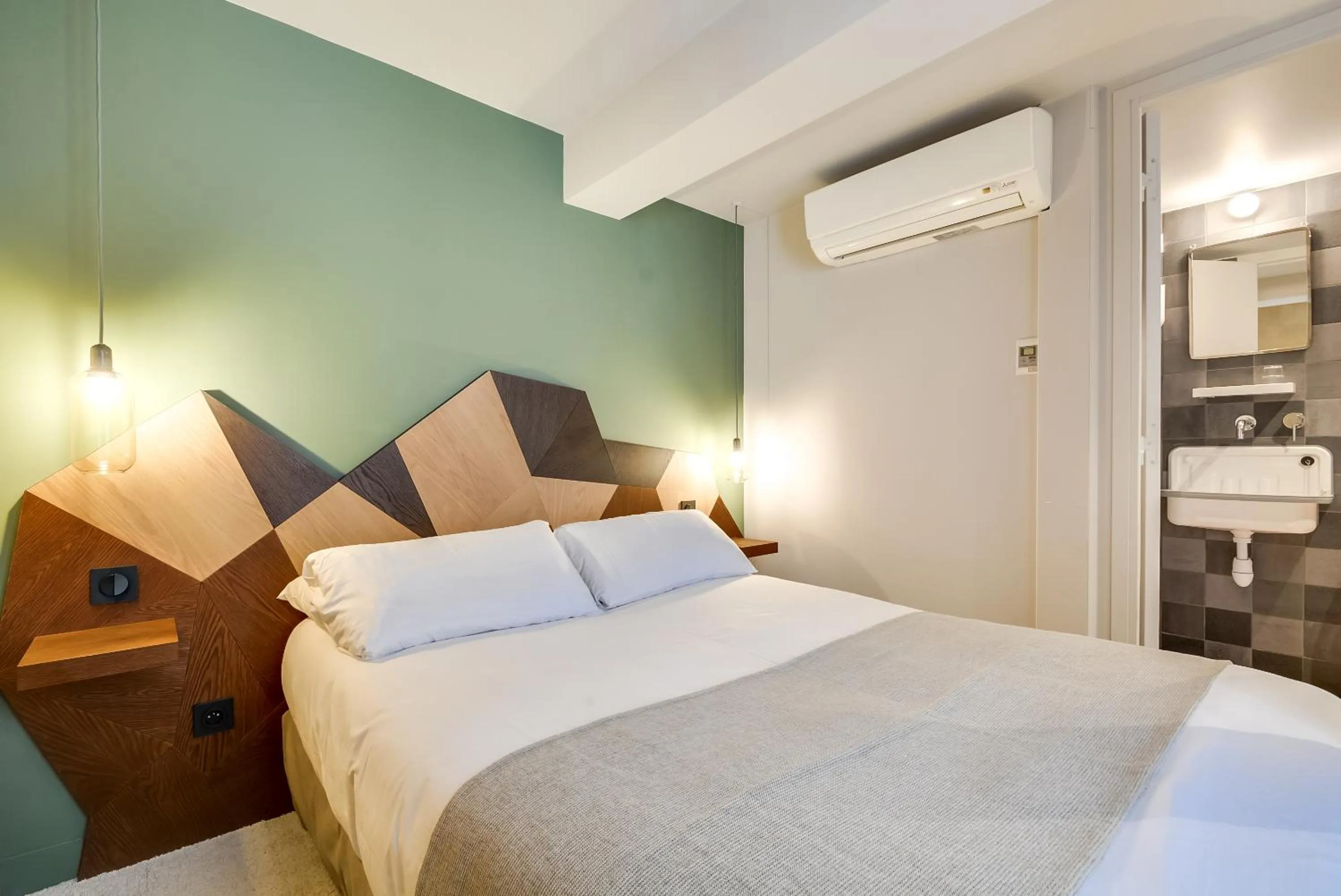 Photo of the whole room, Bed in WIT Hotel