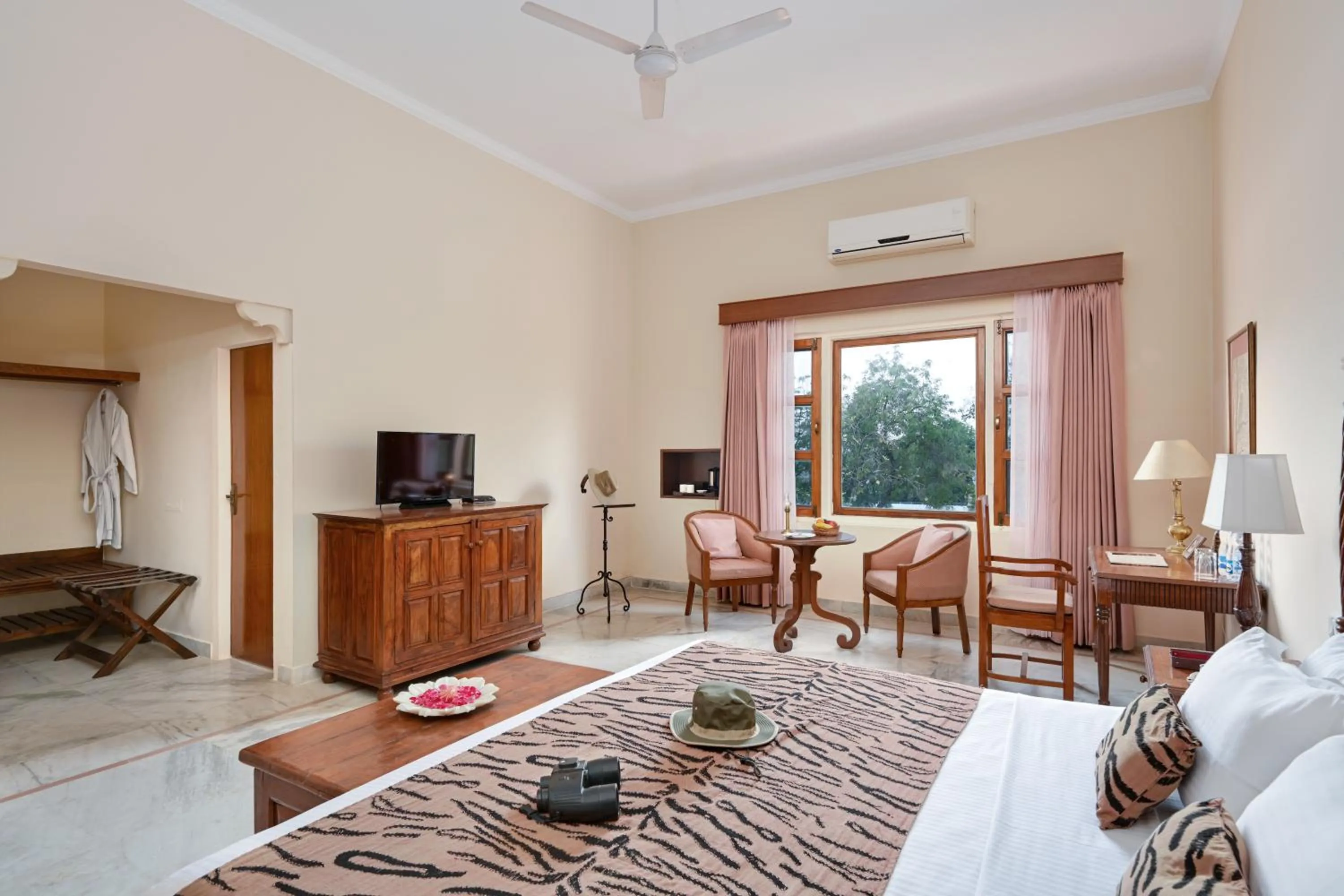 Bedroom, Bed in Dev Vilas