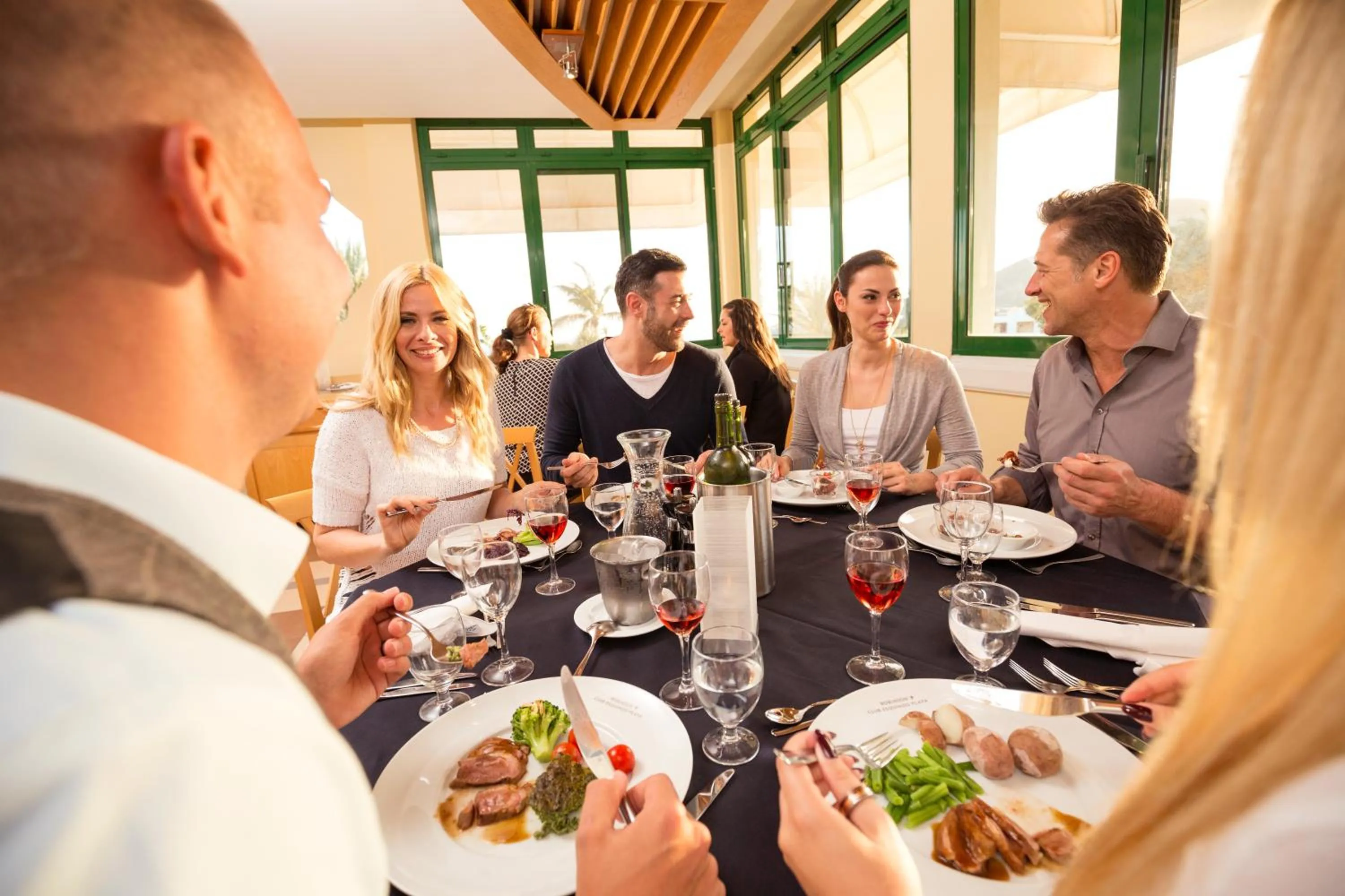 People in ROBINSON ESQUINZO PLAYA - All Inclusive