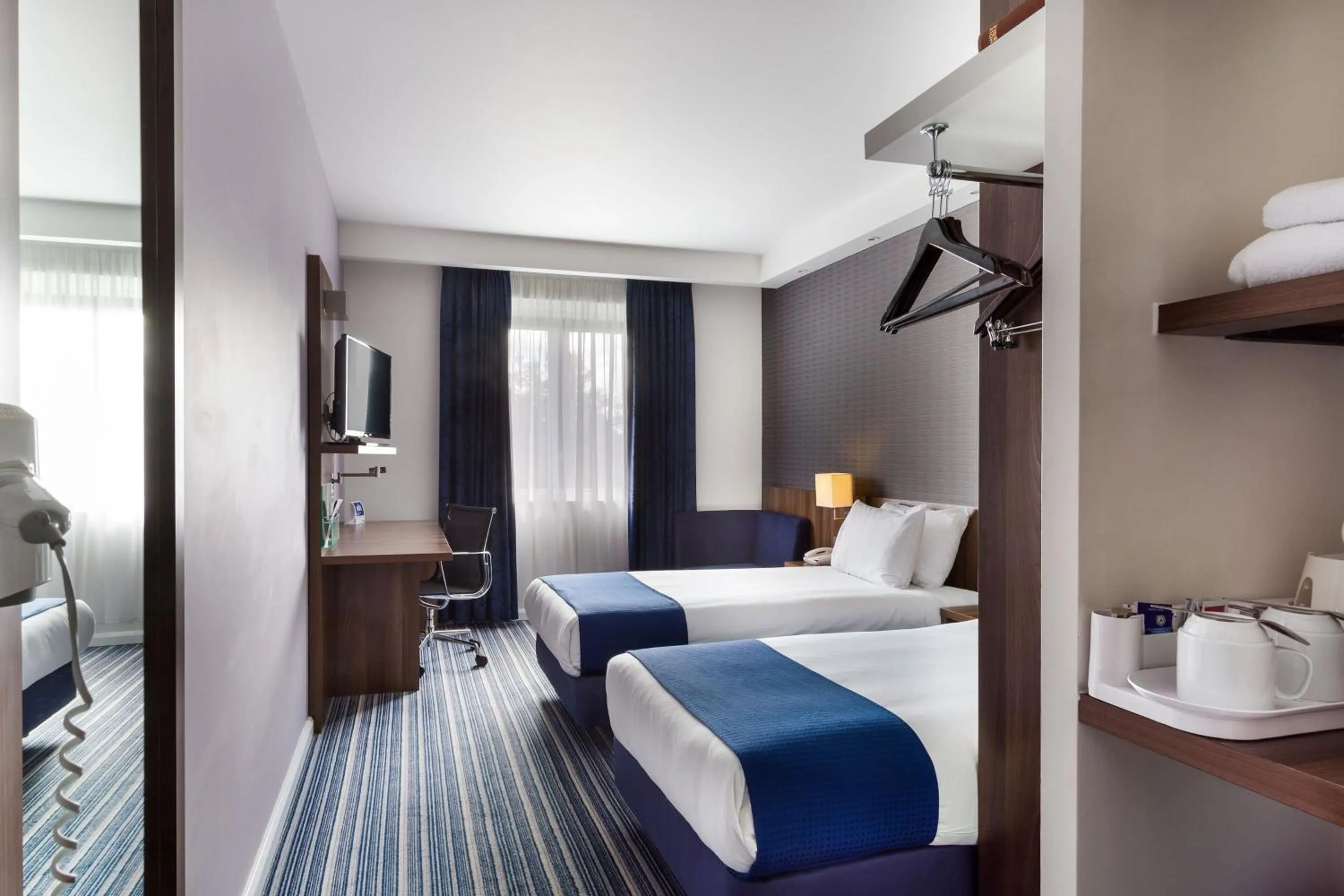 Photo of the whole room, Bed in Holiday Inn Express Colchester by IHG