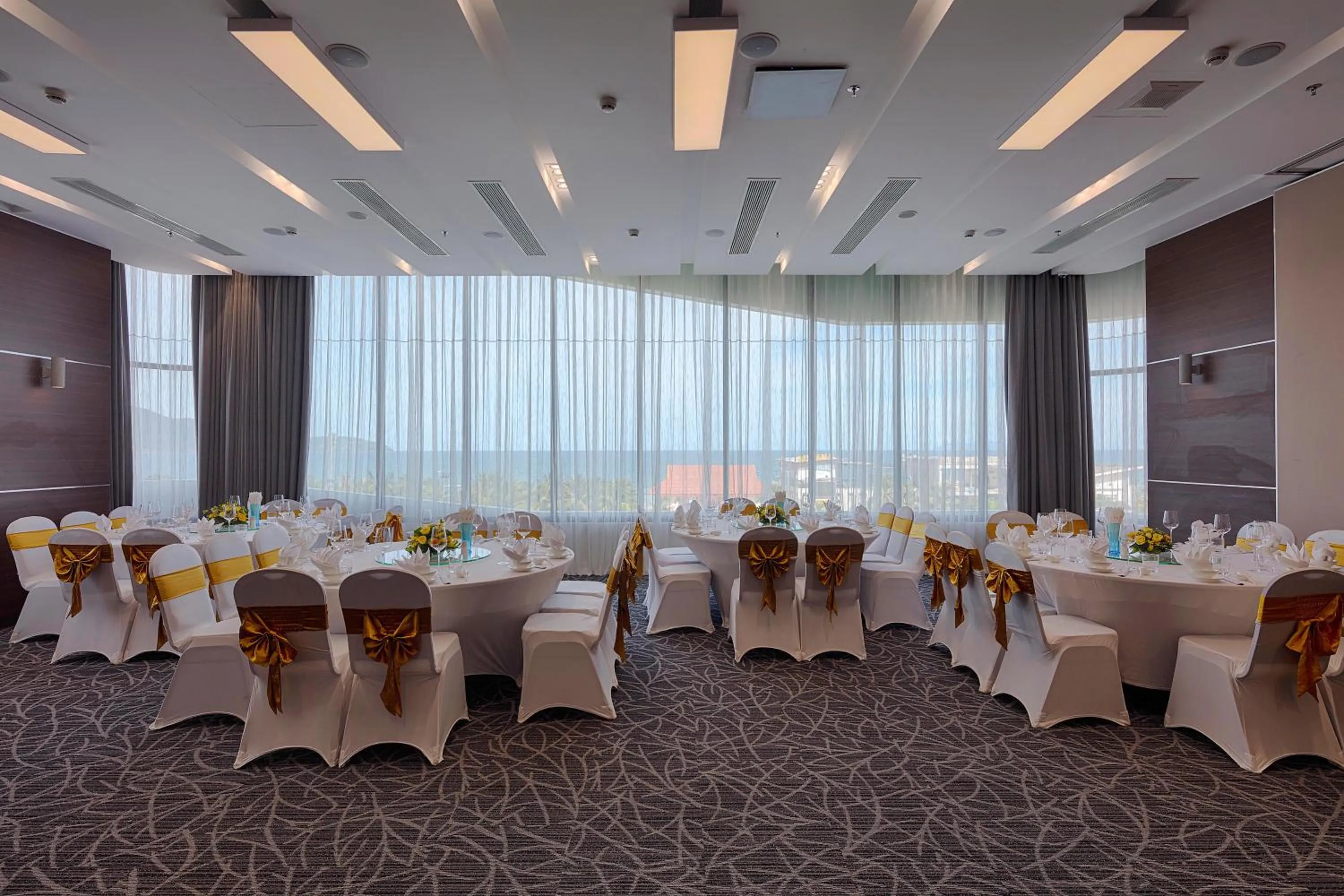 Business facilities in Parosand Da Nang Hotel -Belle Maison Parosand Da Nang Hotel