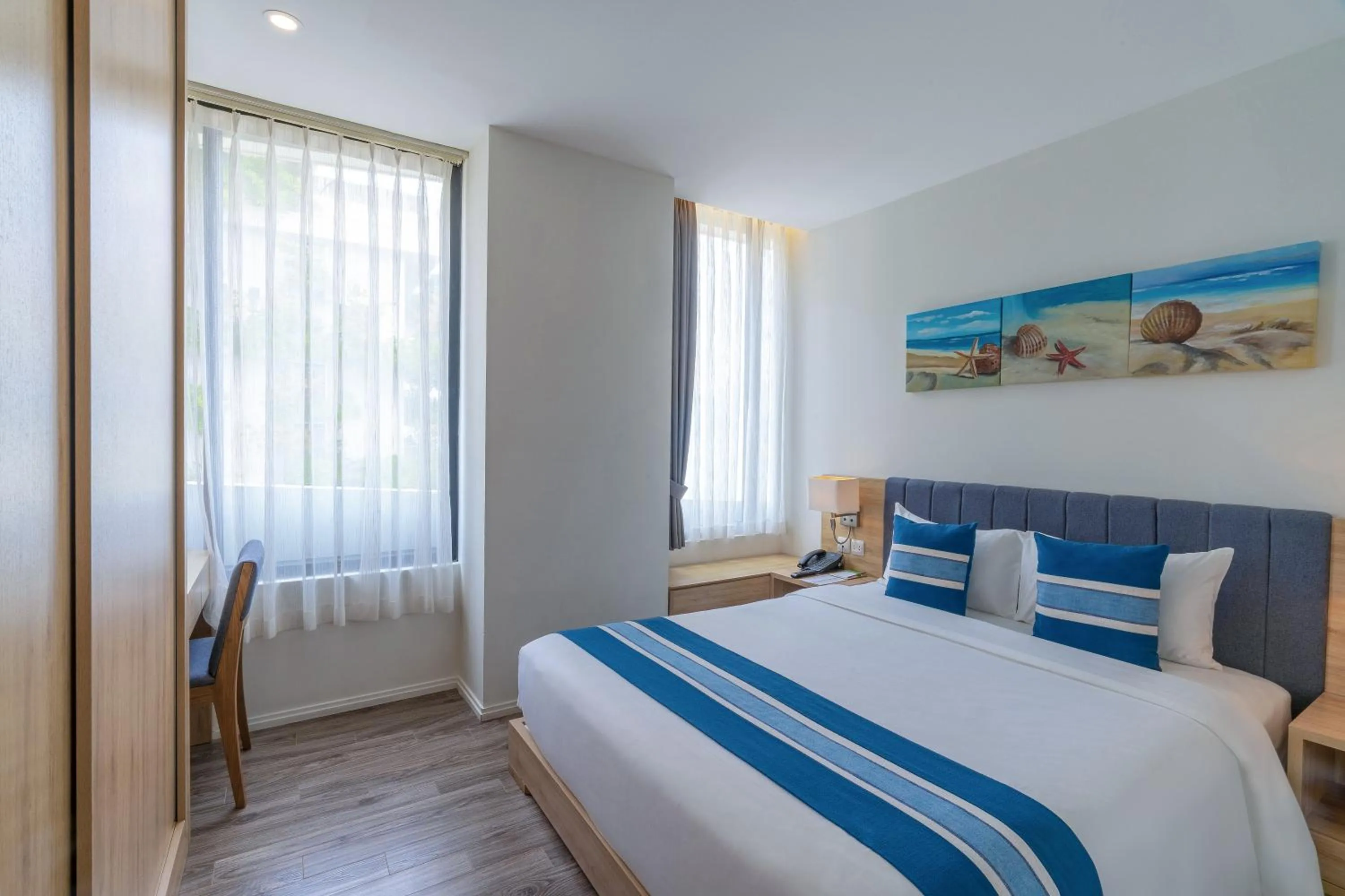 Photo of the whole room, Bed in Parosand Da Nang Hotel -Belle Maison Parosand Da Nang Hotel