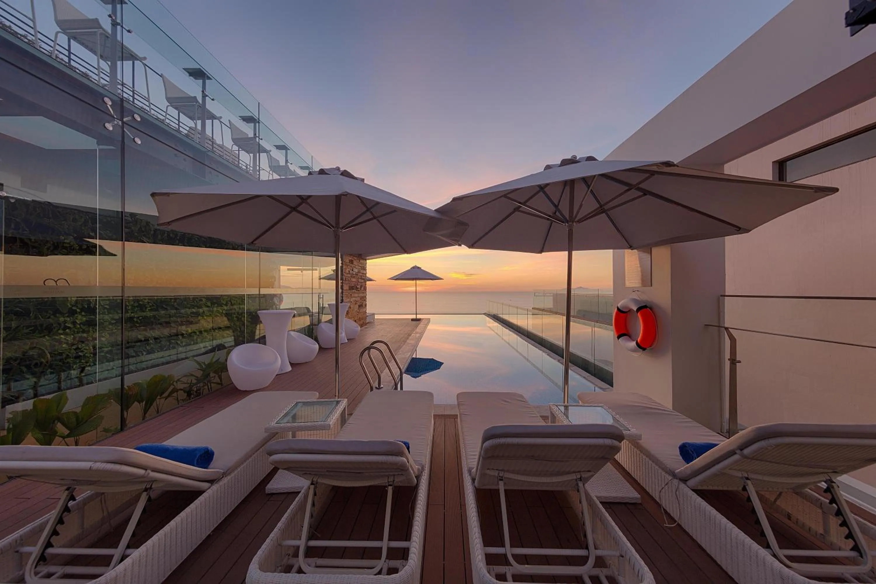 Swimming pool in Parosand Da Nang Hotel -Belle Maison Parosand Da Nang Hotel