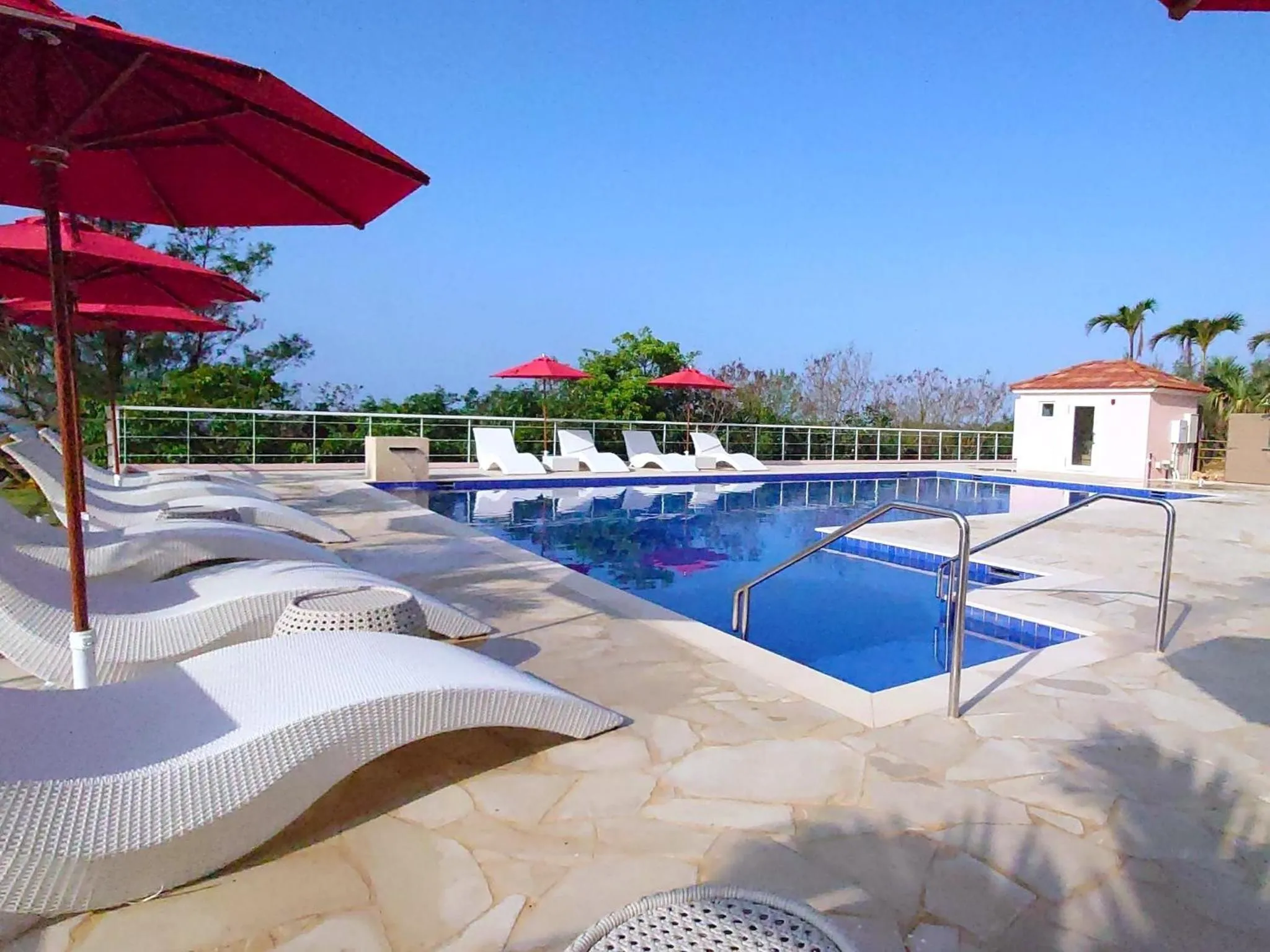 Swimming pool in Hot Cross Point Santa Monica