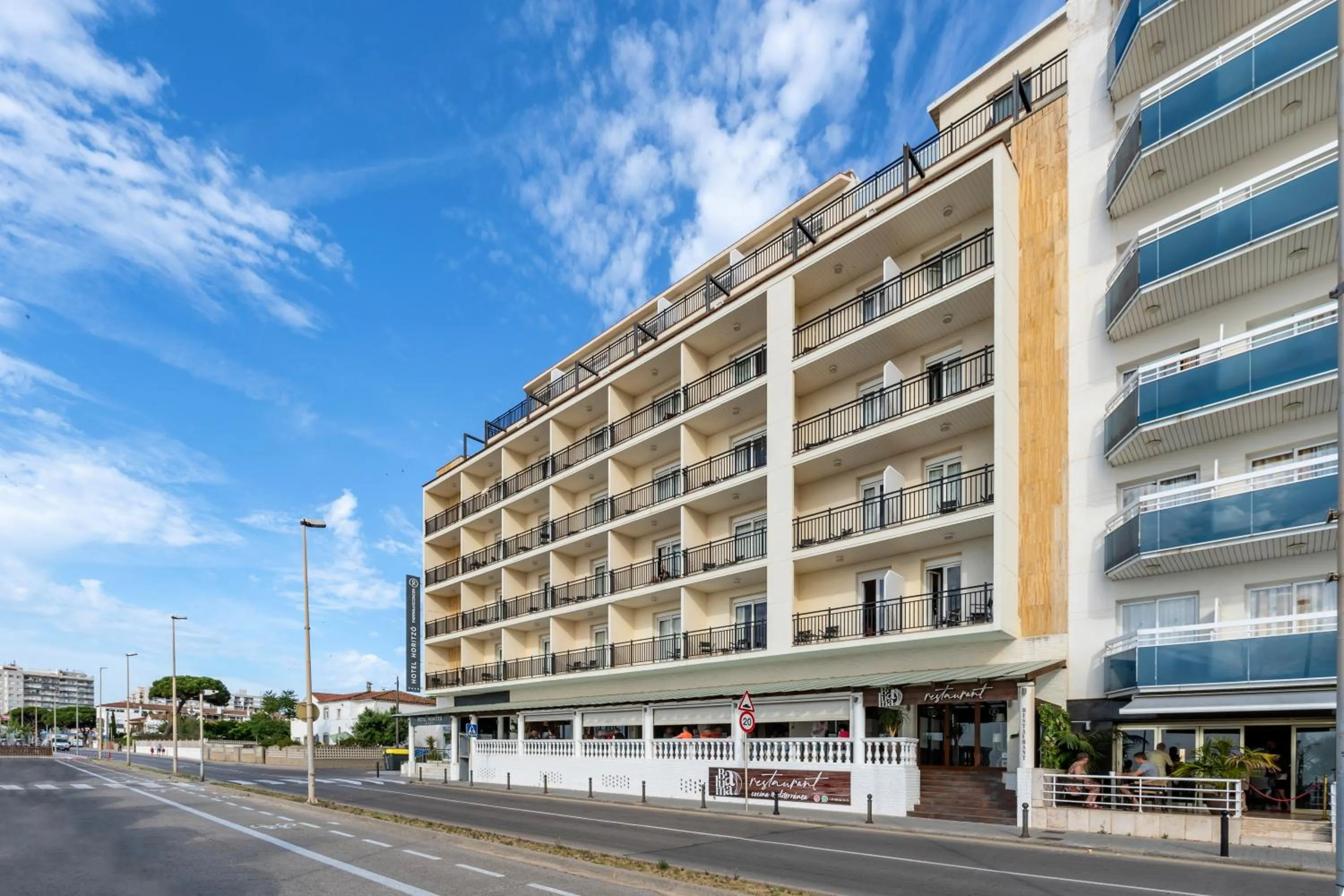 Facade/entrance in Hotel Horitzó by Pierre & Vacances