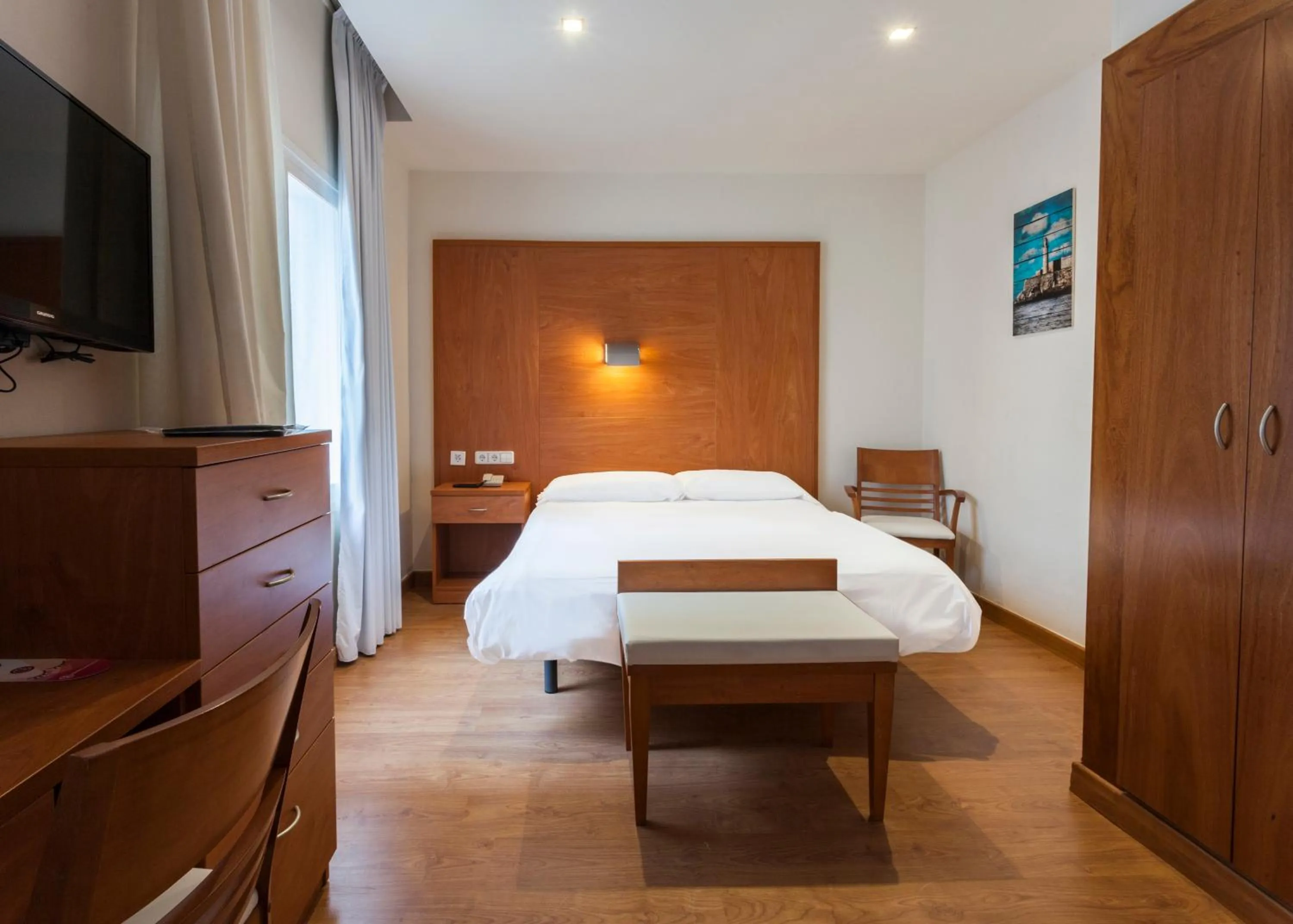 Double Room with Extra Bed in Hotel Horitzó by Pierre & Vacances