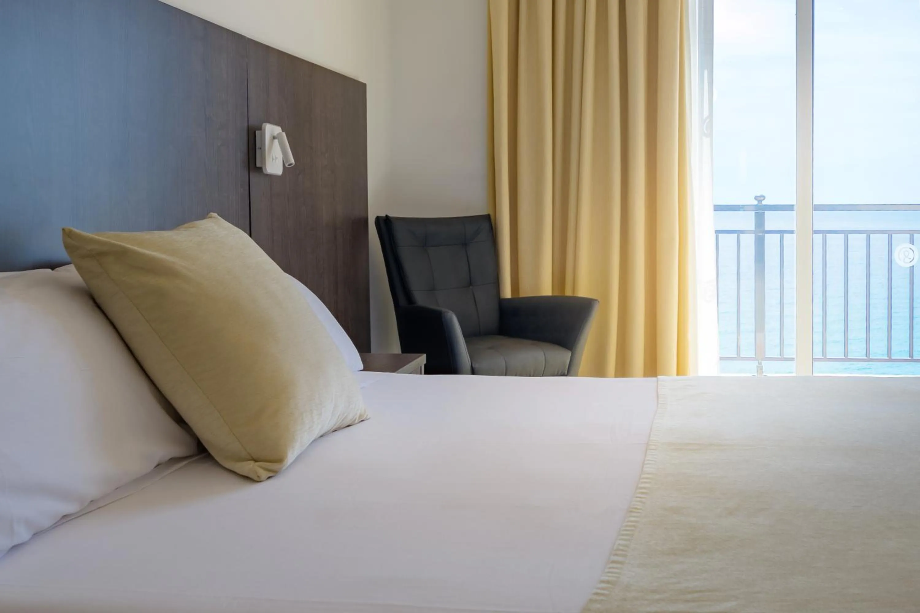 Bed in Hotel Horitzó by Pierre & Vacances