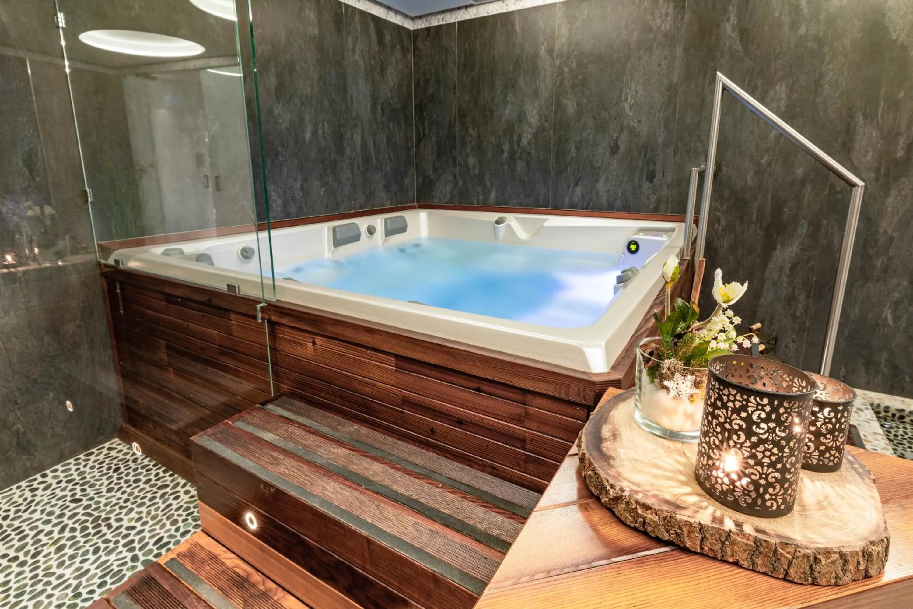 Hot Tub in Fiocco di Neve Relais & SPA