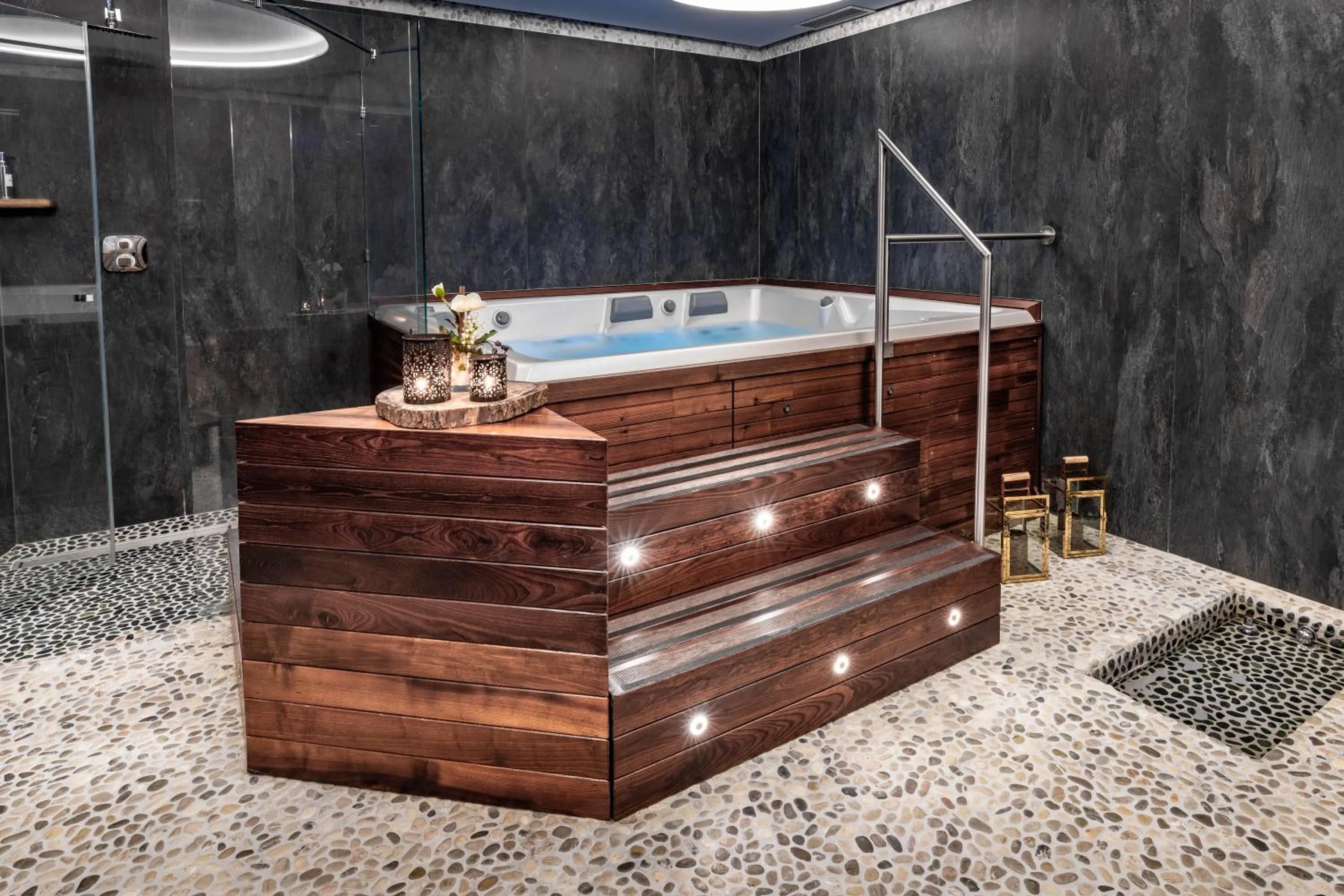 Hot Tub in Fiocco di Neve Relais & SPA