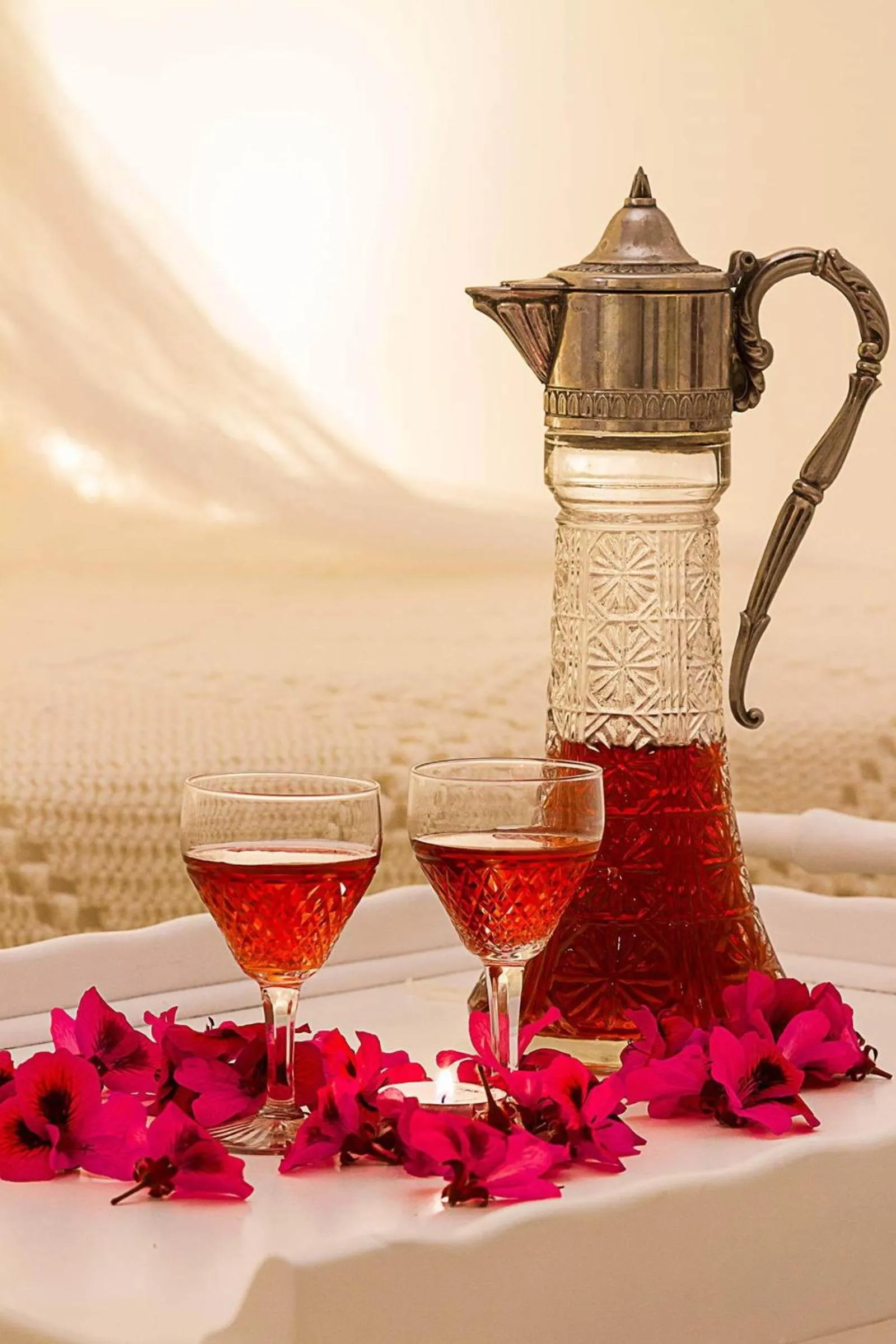 Drinks in Sea Sound White Katikies