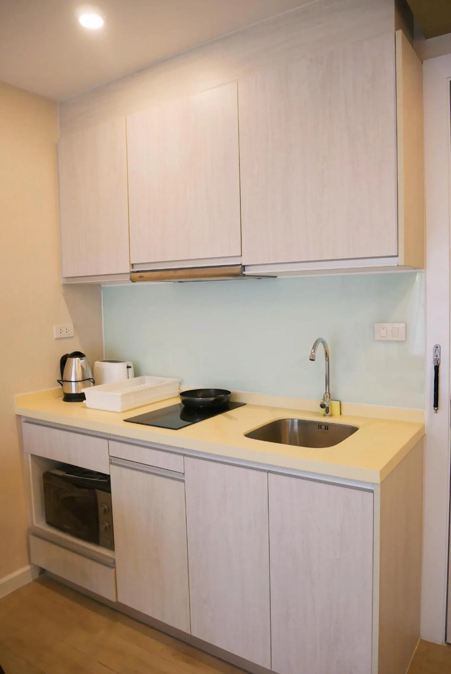 Seven Seas Resort Pattaya & Sofa bed