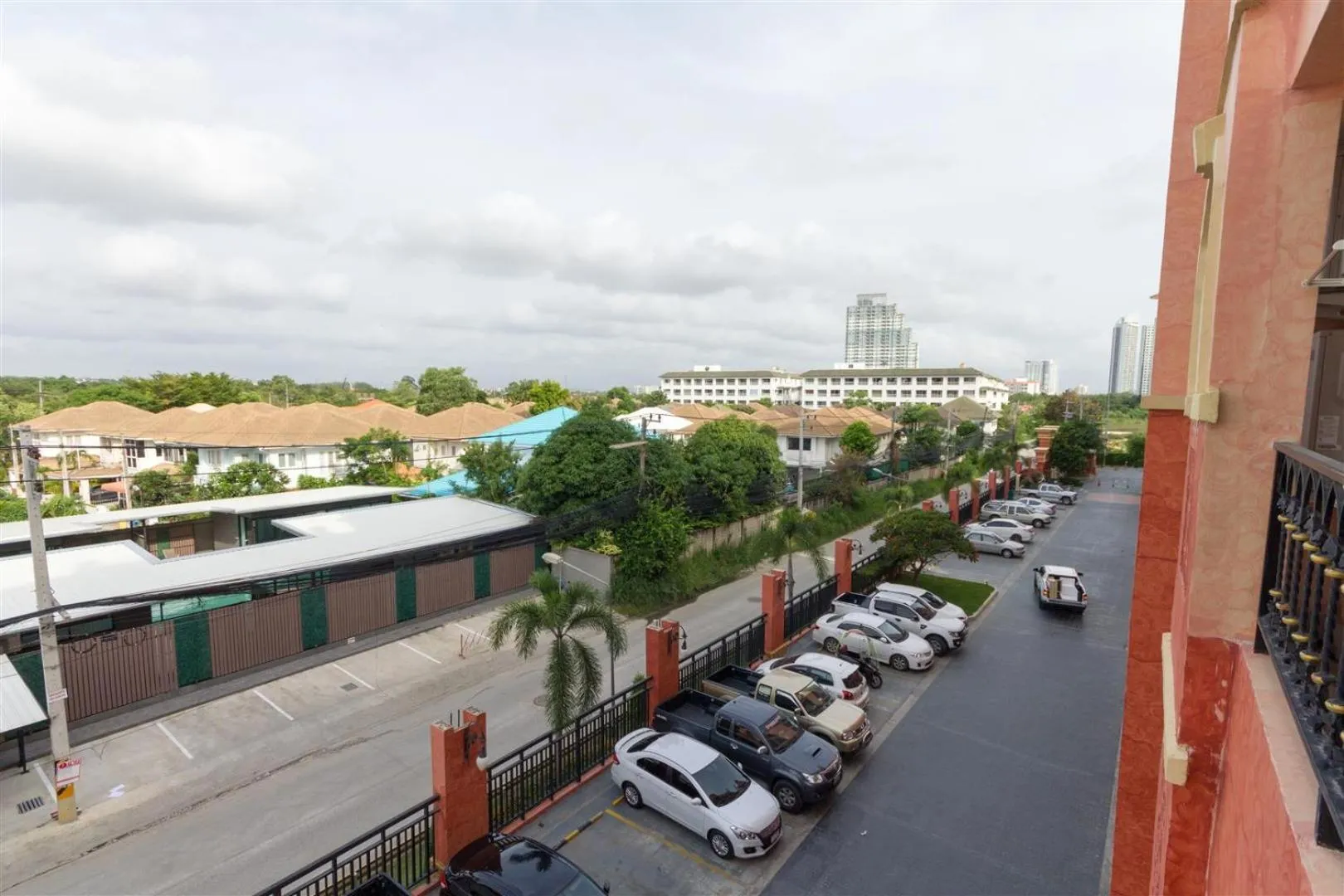 Seven Seas Resort Pattaya & Sofa bed