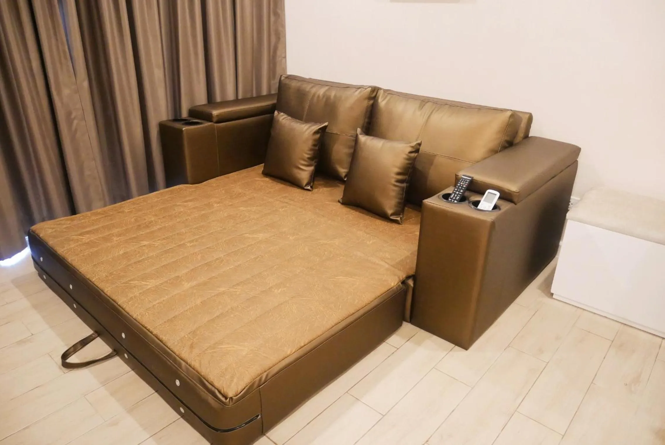 Bed in Seven Seas Resort Pattaya & Sofa bed