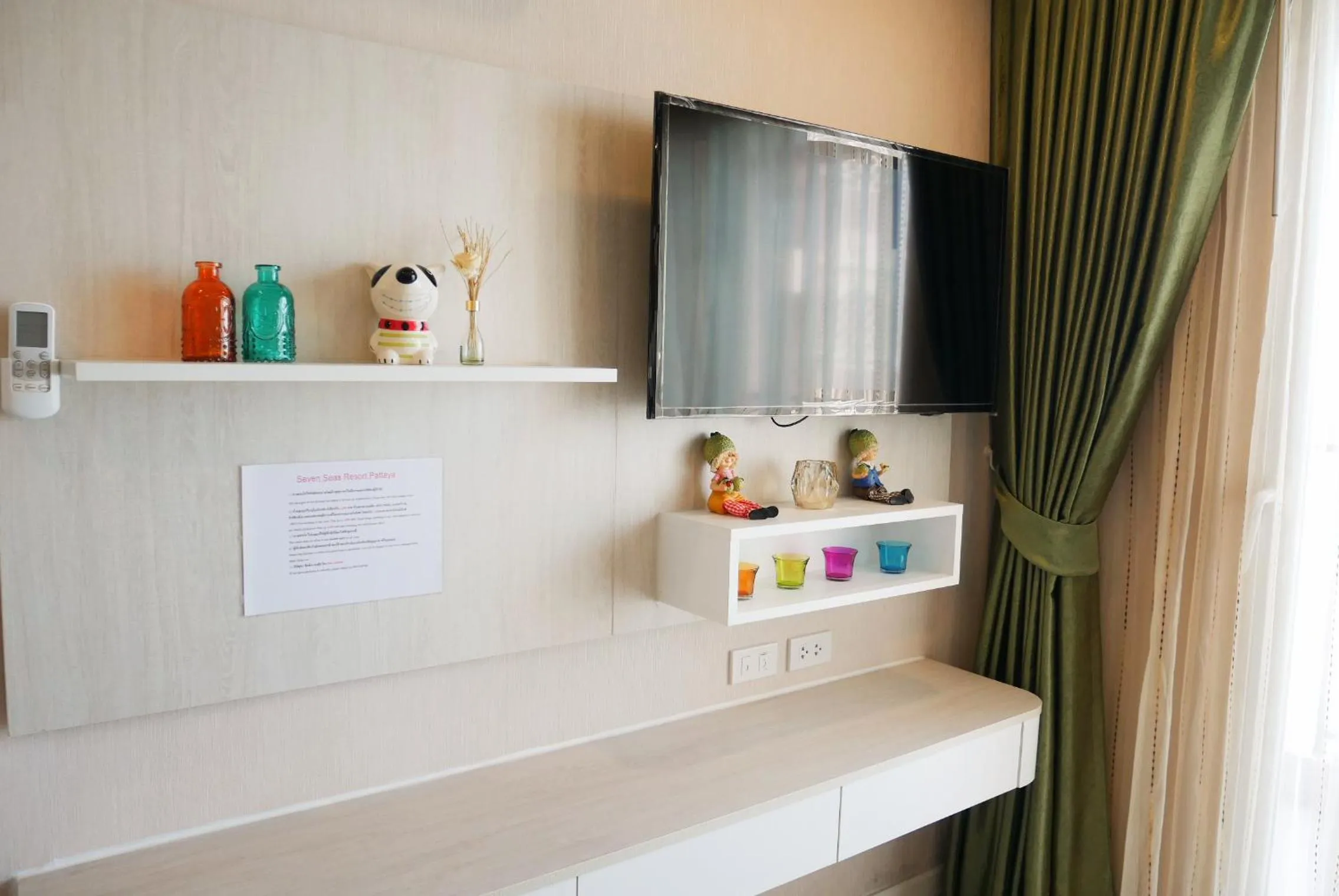 Seven Seas Resort Pattaya & Sofa bed