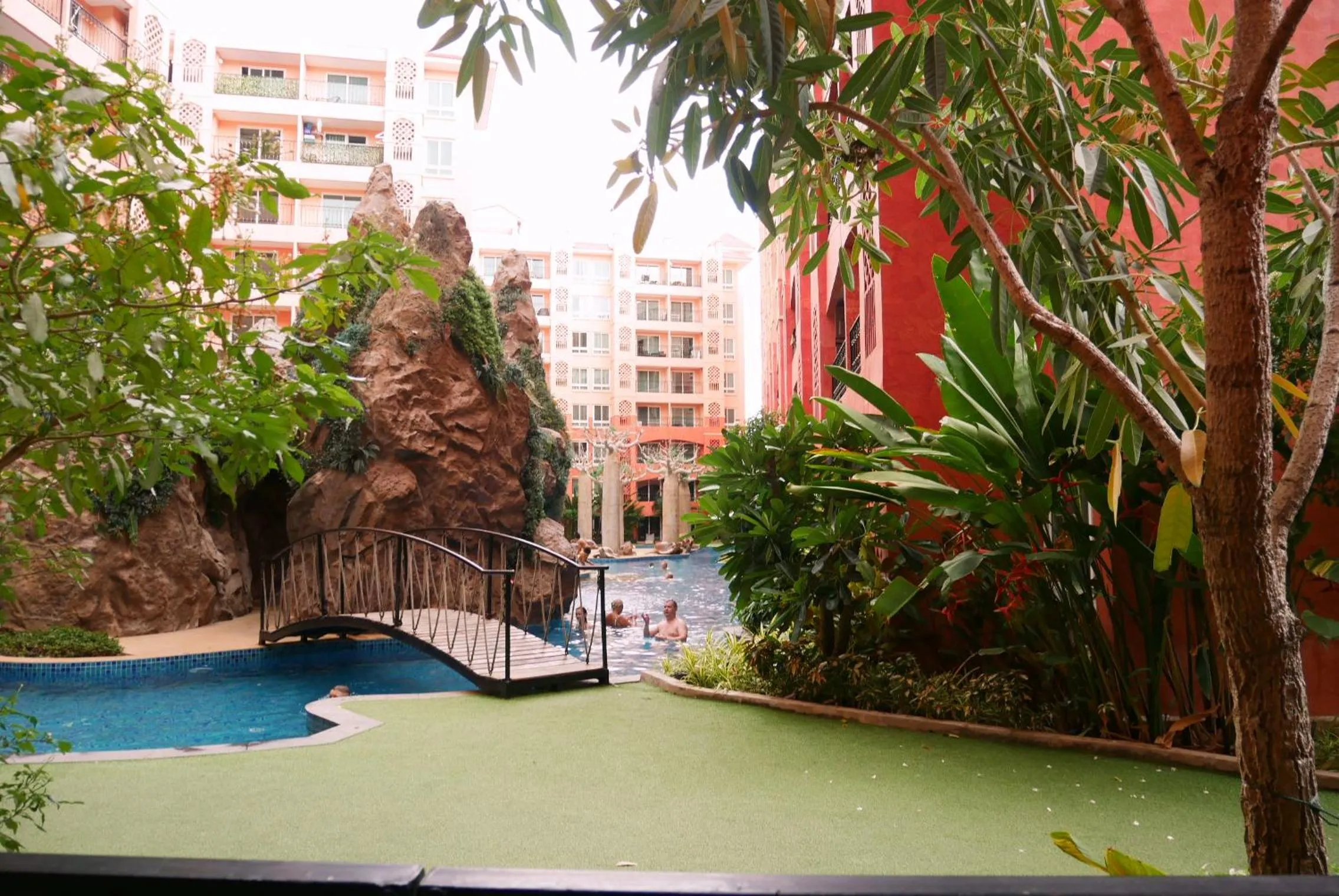 Seven Seas Resort Pattaya & Sofa bed