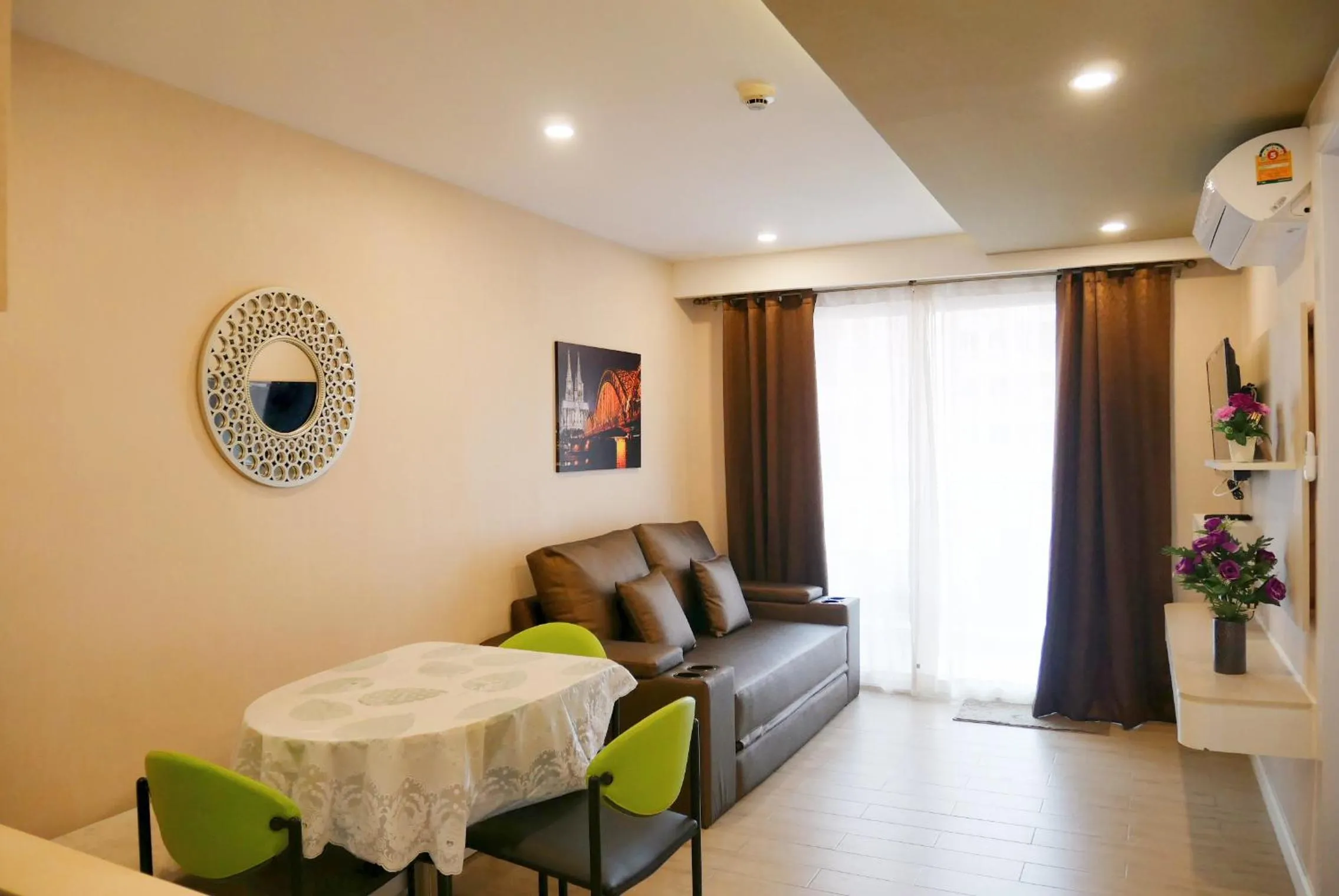 Seven Seas Resort Pattaya & Sofa bed