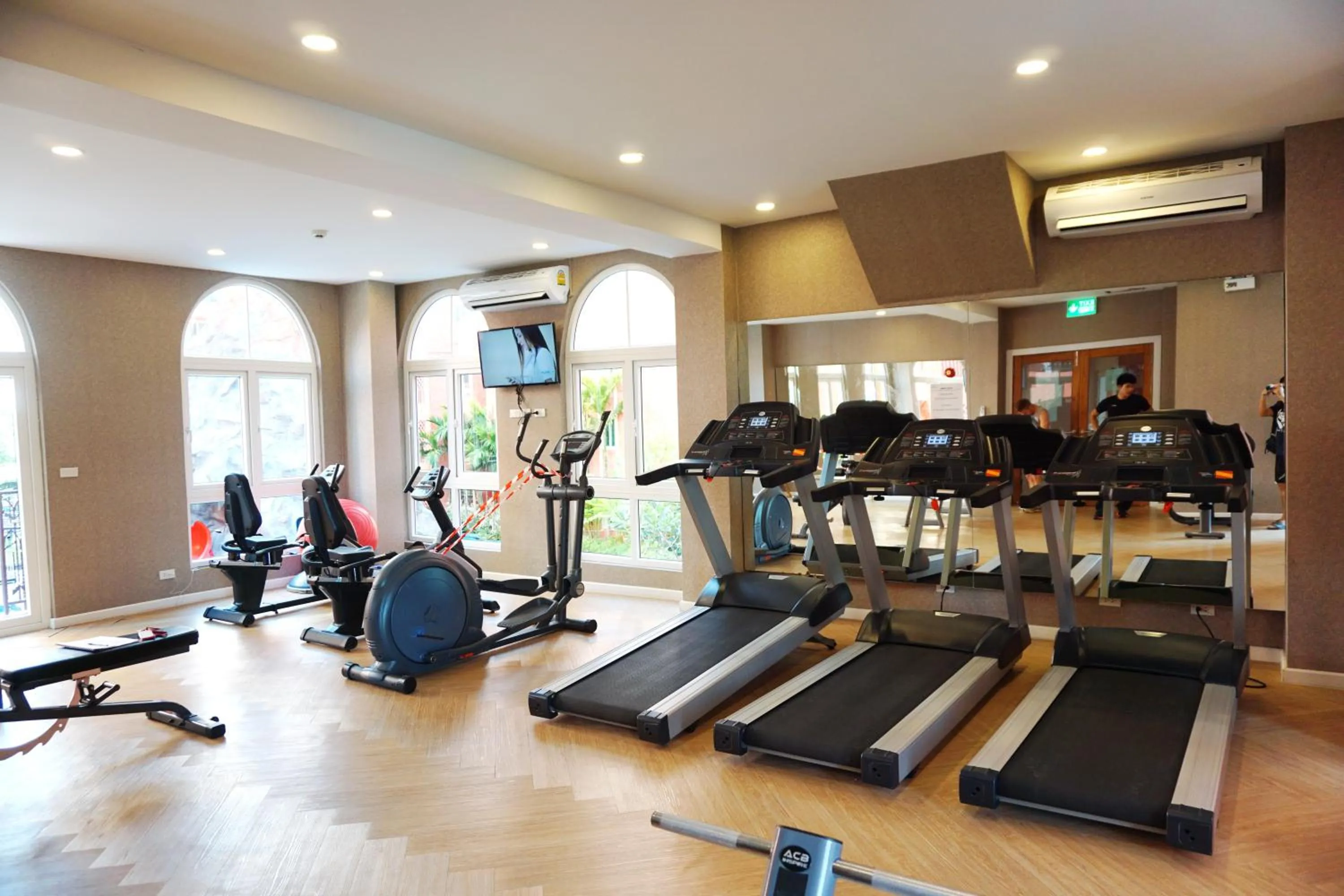 Fitness centre/facilities in Seven Seas Resort Pattaya & Sofa bed