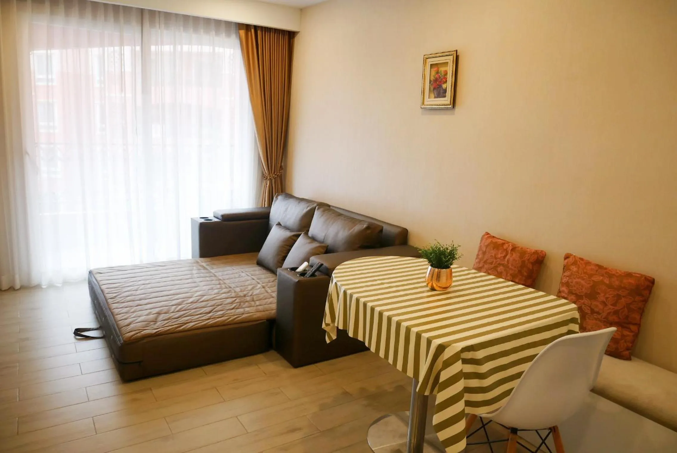 Seven Seas Resort Pattaya & Sofa bed