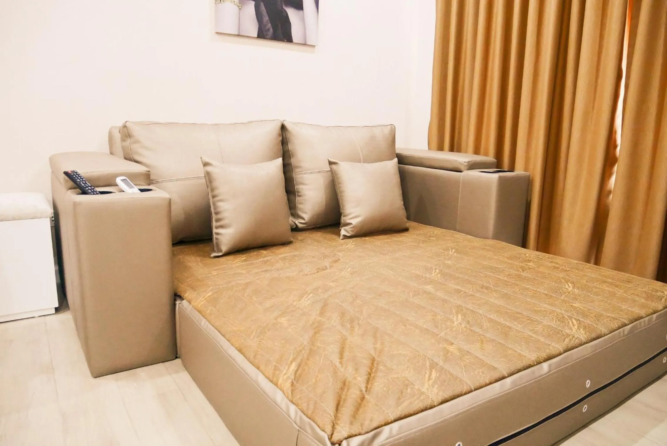 Bed in Seven Seas Resort Pattaya & Sofa bed