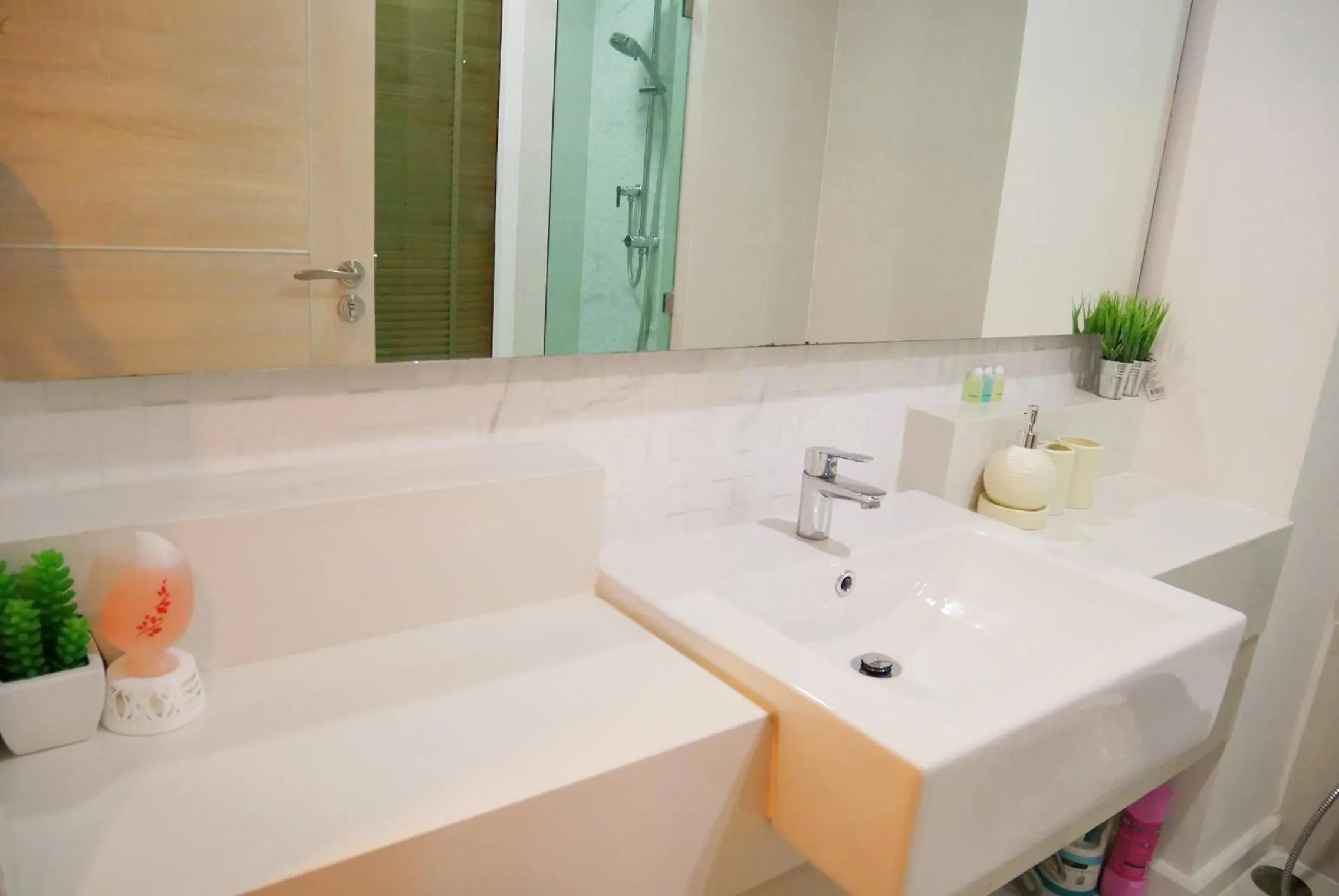 Bathroom in Seven Seas Resort Pattaya & Sofa bed