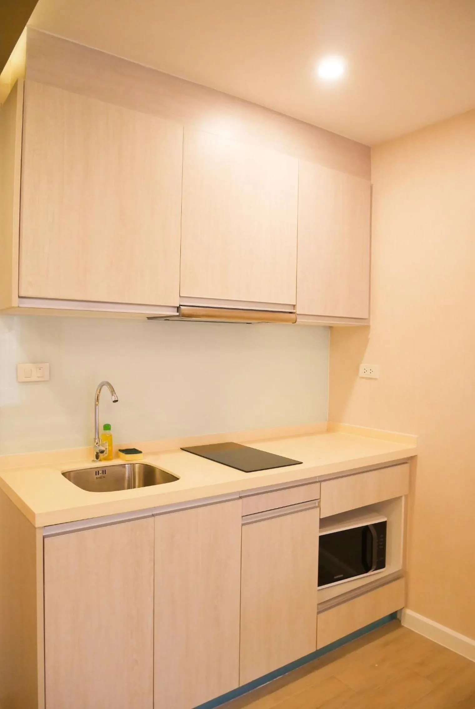 Seven Seas Resort Pattaya & Sofa bed