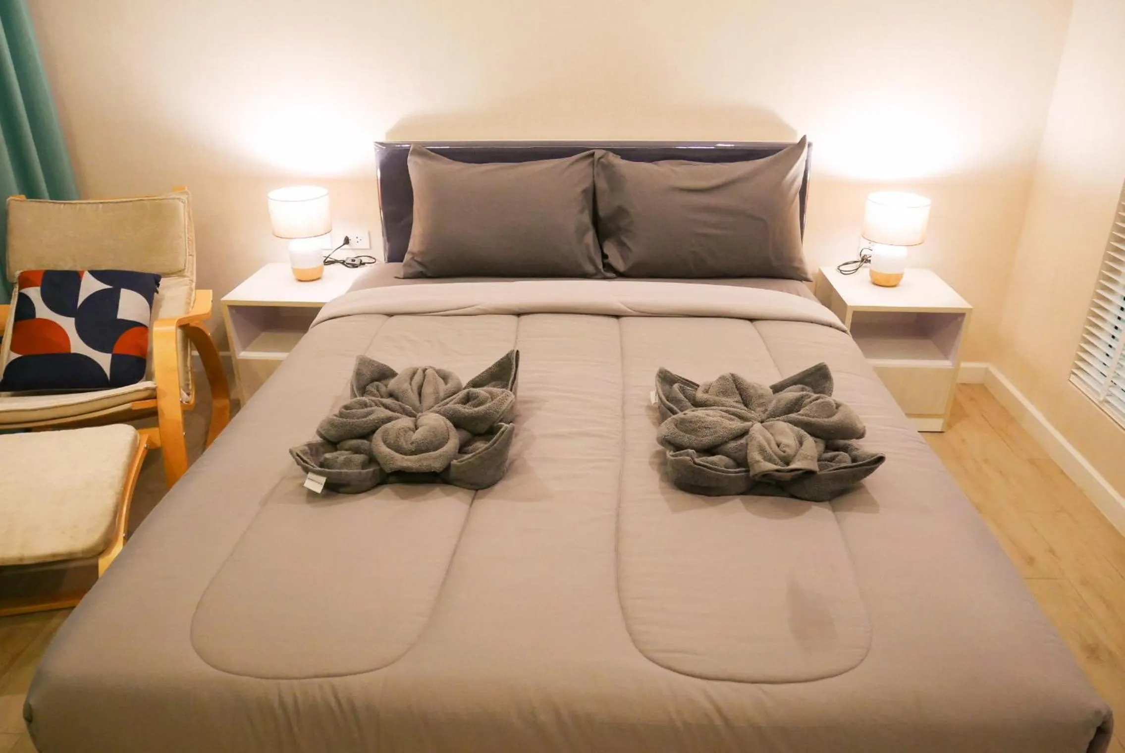 Bed in Seven Seas Resort Pattaya & Sofa bed