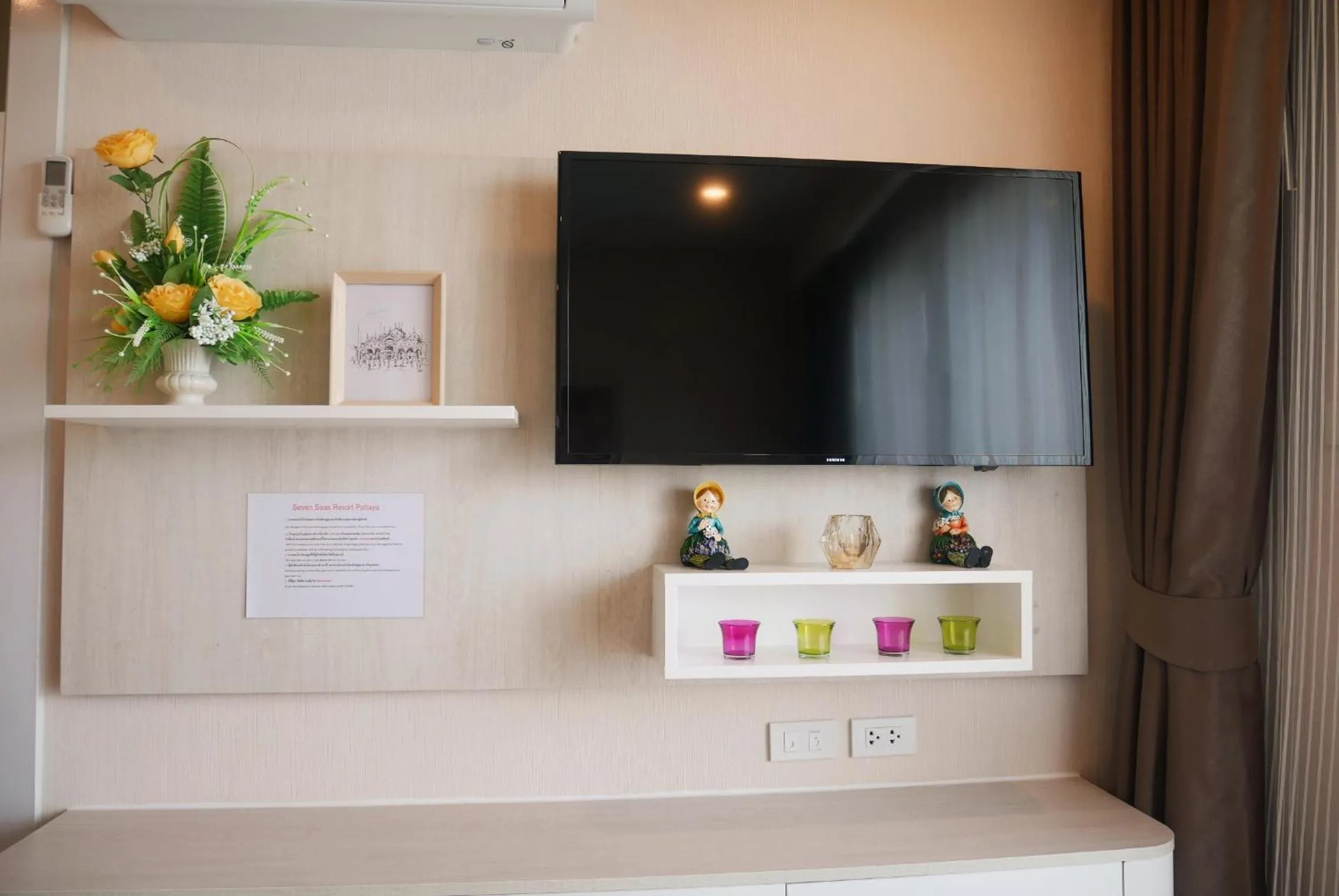 Seven Seas Resort Pattaya & Sofa bed