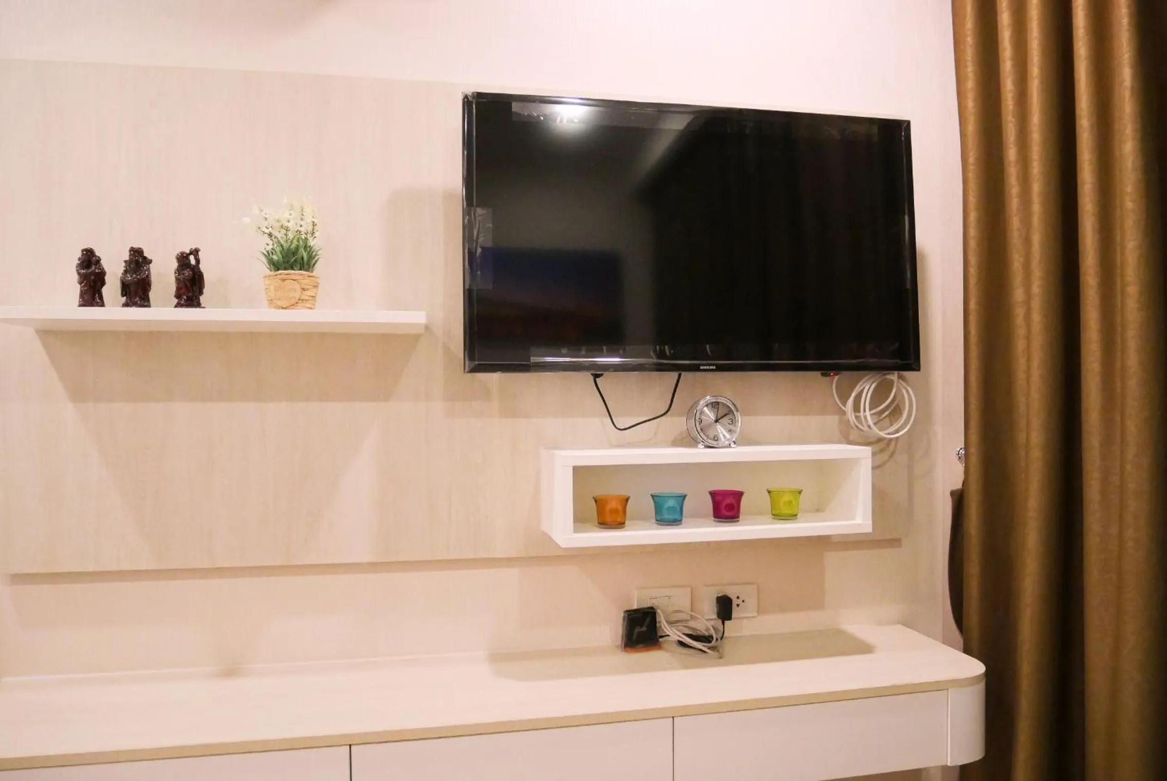 Seven Seas Resort Pattaya & Sofa bed