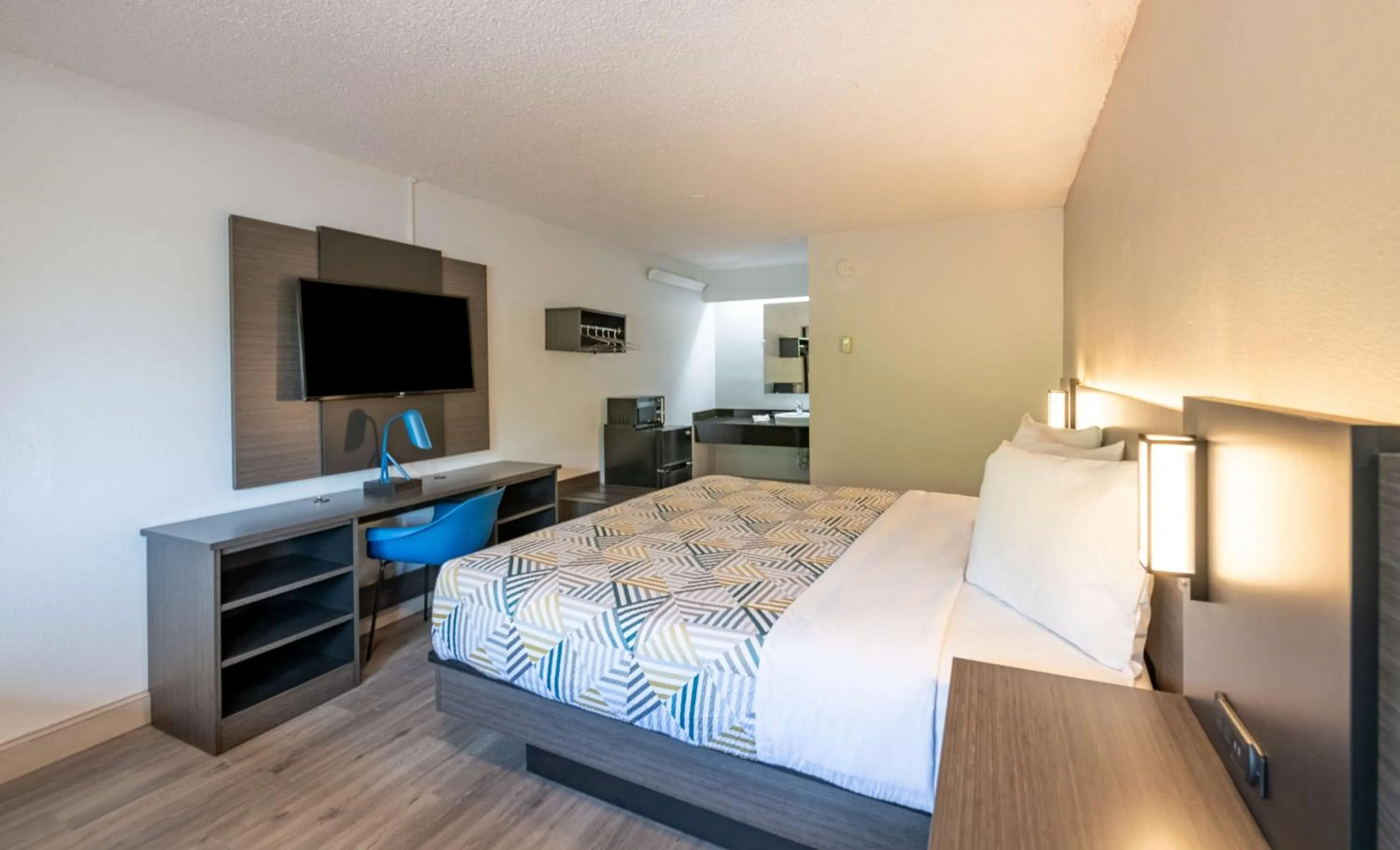 Bedroom, Bed in Motel 6-Charlotte, NC - Coliseum