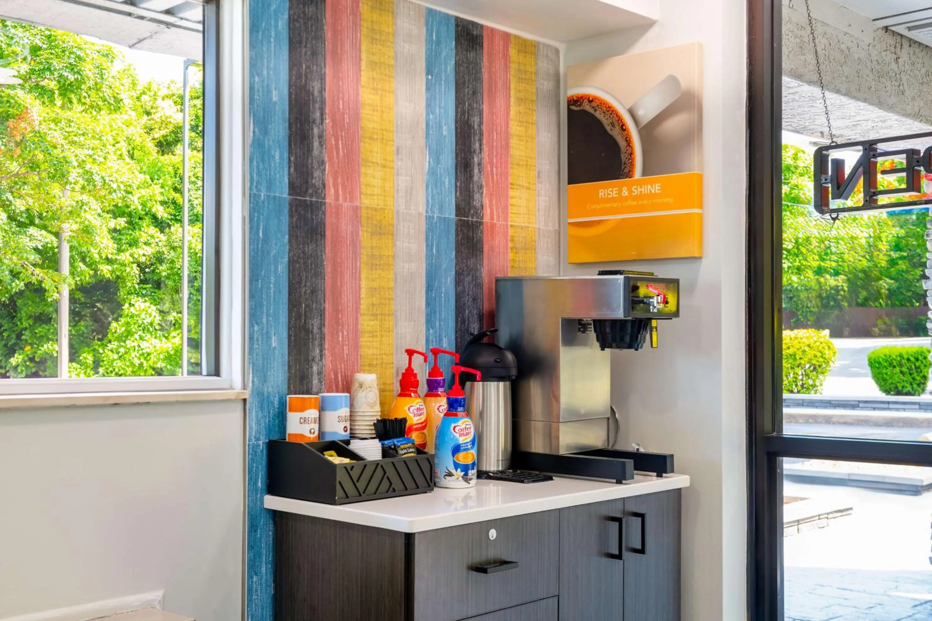 Restaurant/places to eat in Motel 6-Charlotte, NC - Coliseum