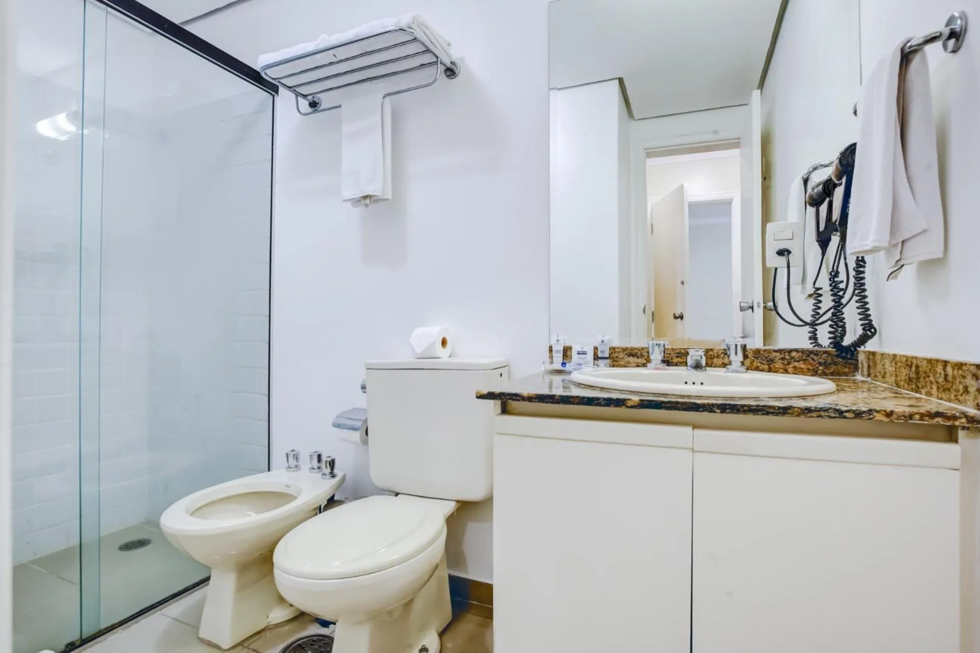 Bathroom in Roomo Transamerica SP Itaim Bibi