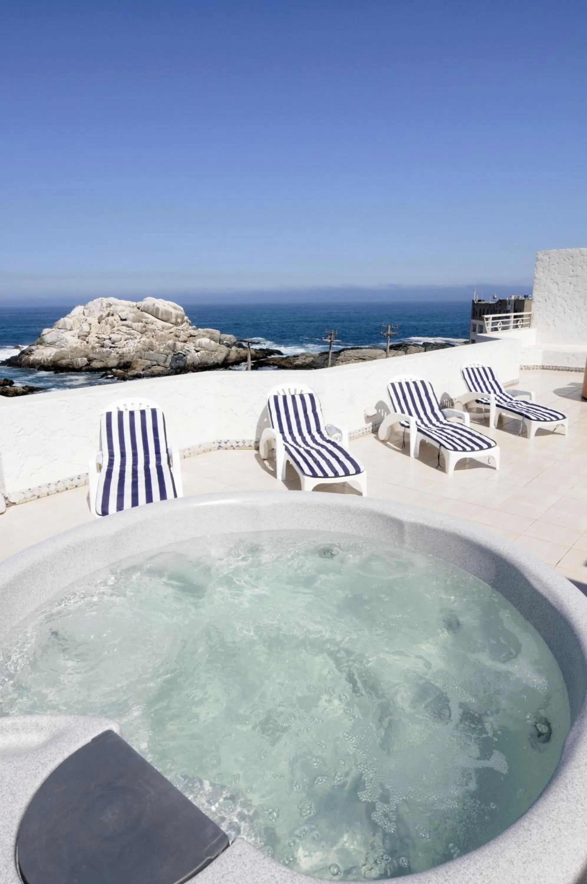 Swimming pool in MR Mar Suites (ex Neruda Mar Suites)