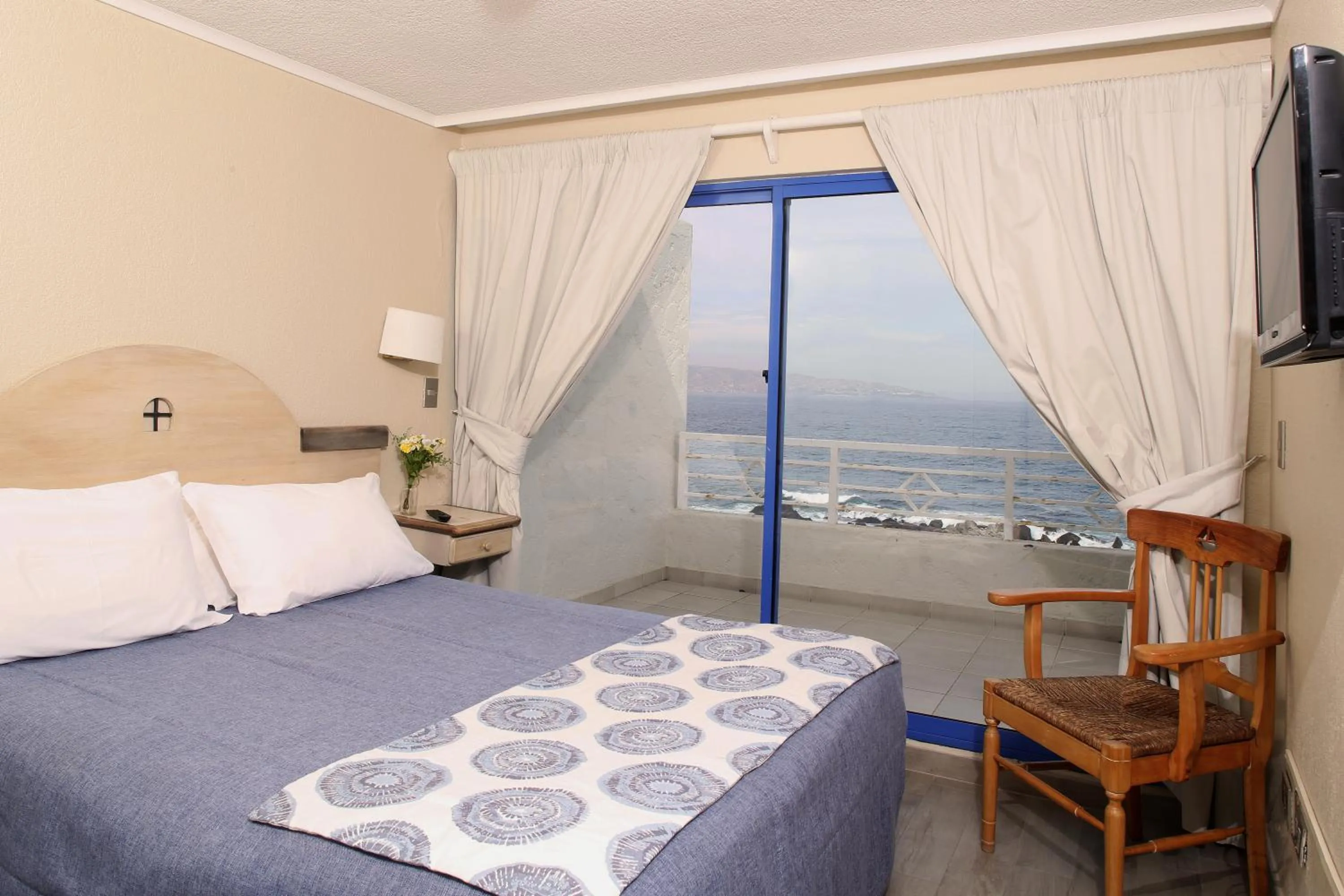 Bed in MR Mar Suites (ex Neruda Mar Suites)