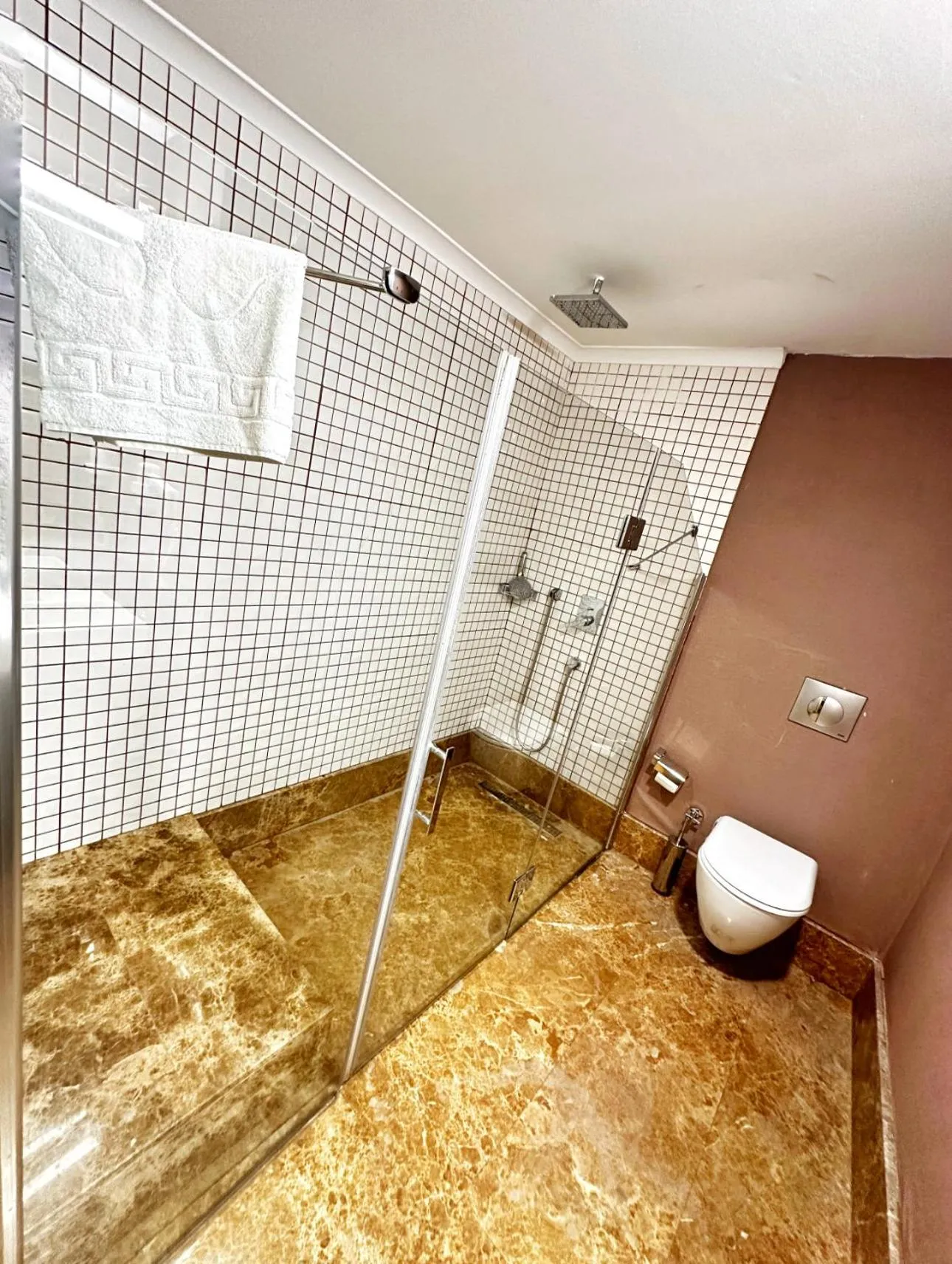 Shower in Blue Sea Hotel