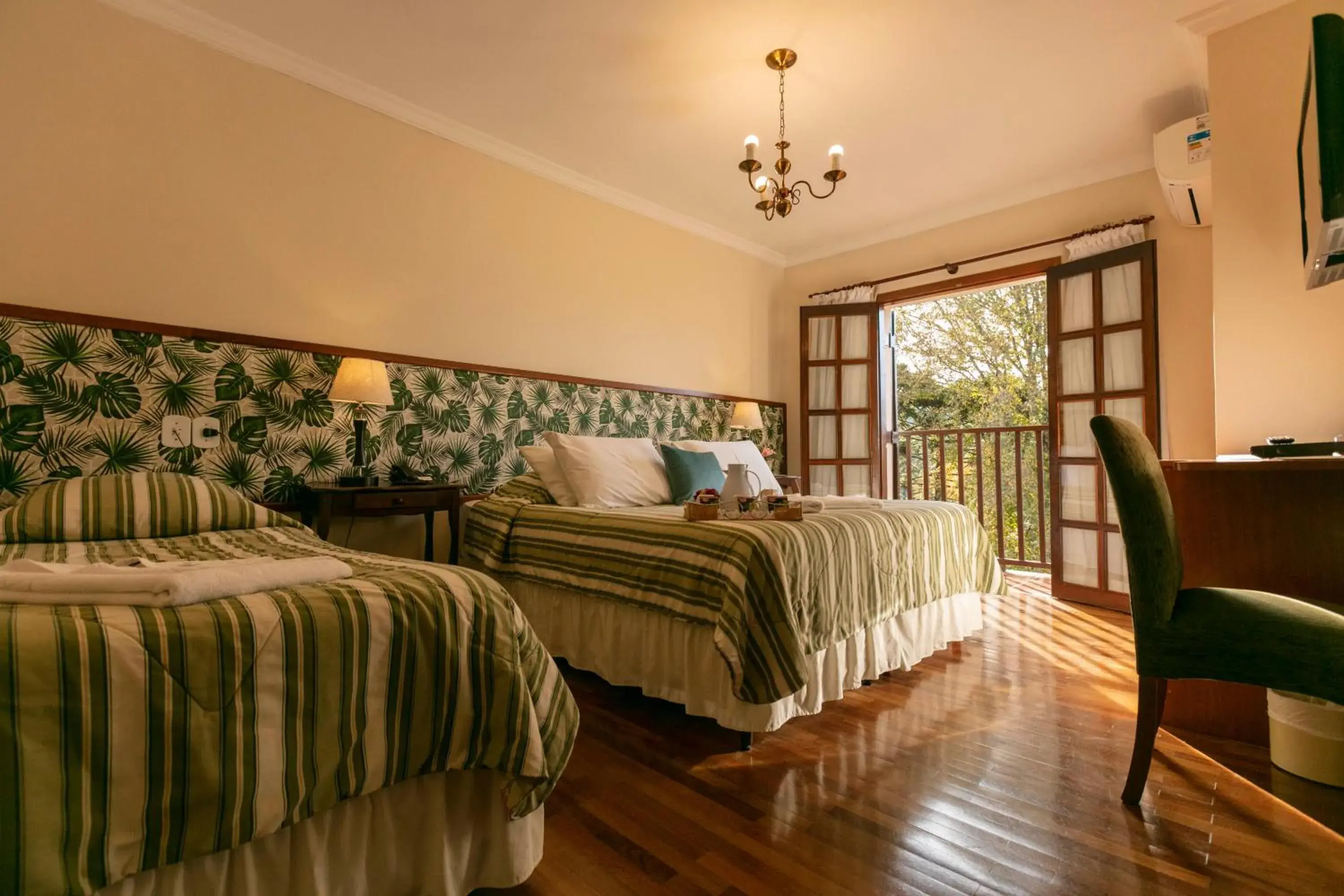 Luxury Triple Room with Balcony in Pousada das Hortênsias Luxury Triple Room with Balcony in Pousada das Hortênsias