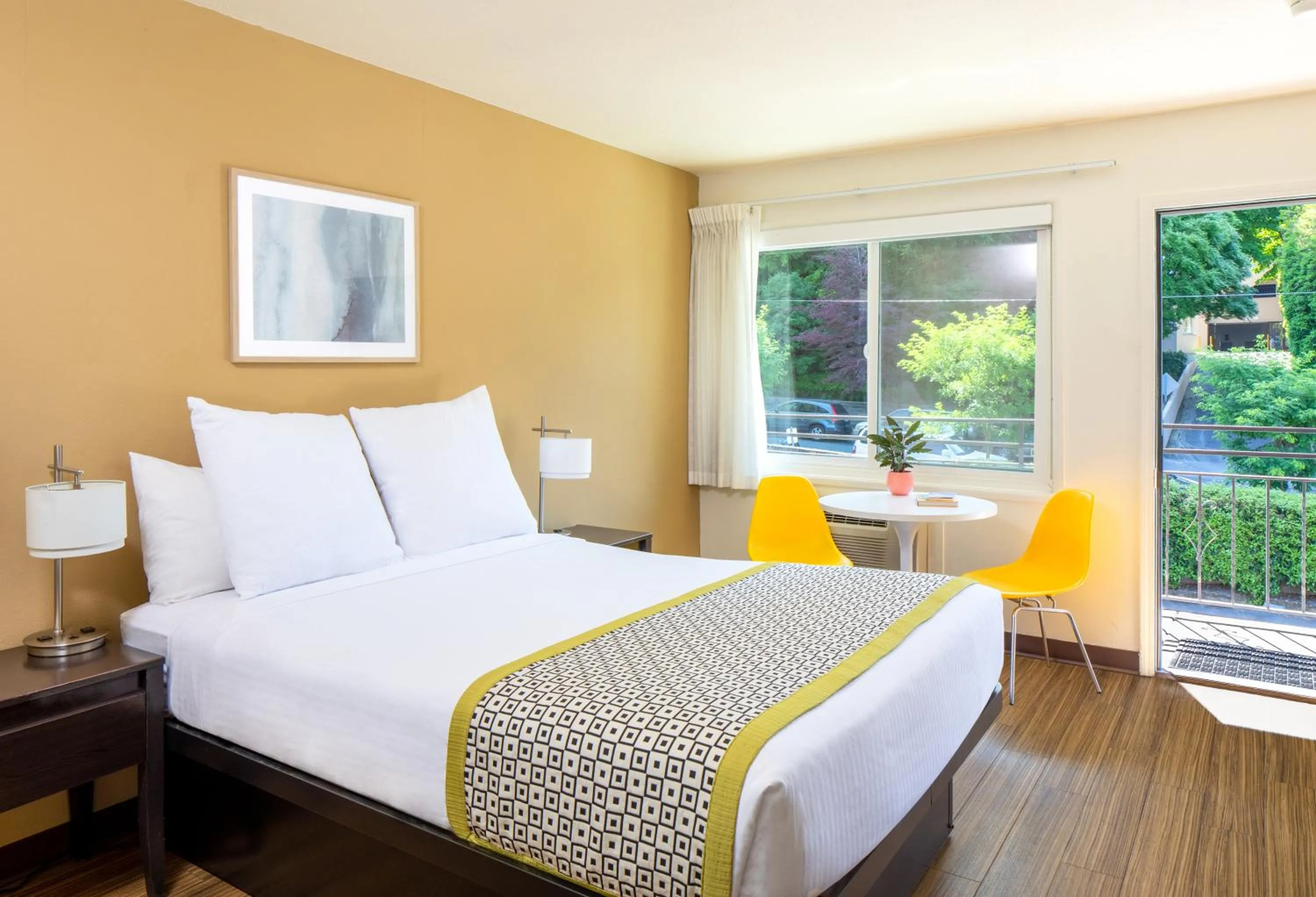 Bedroom, Bed in Park Lane Suites & Inn