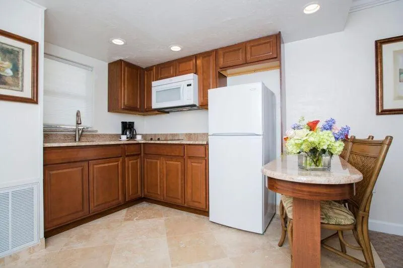 Kitchen or kitchenette in Tween Waters Island Resort & Spa
