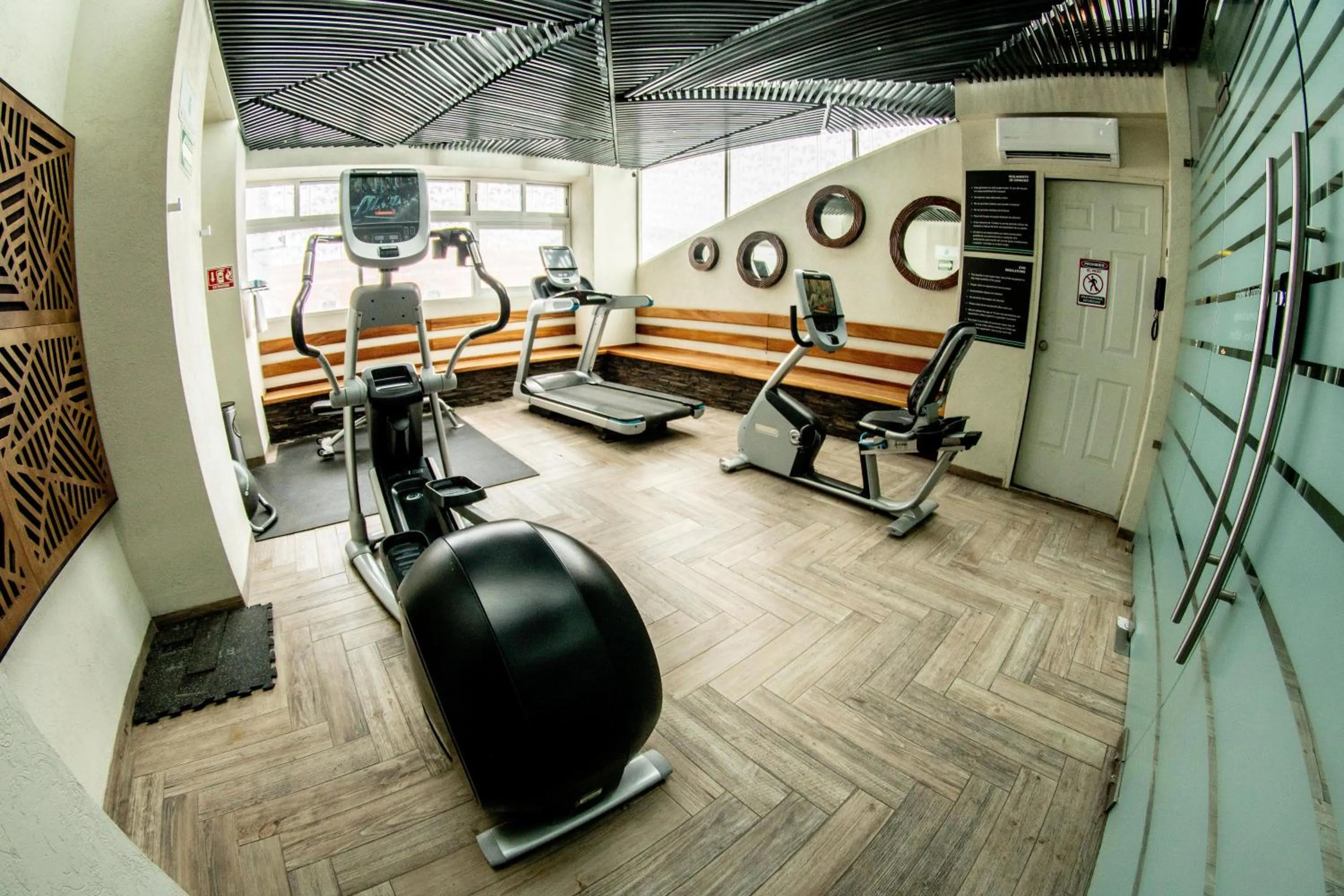Fitness centre/facilities in Hotel Dali Plaza Ejecutivo