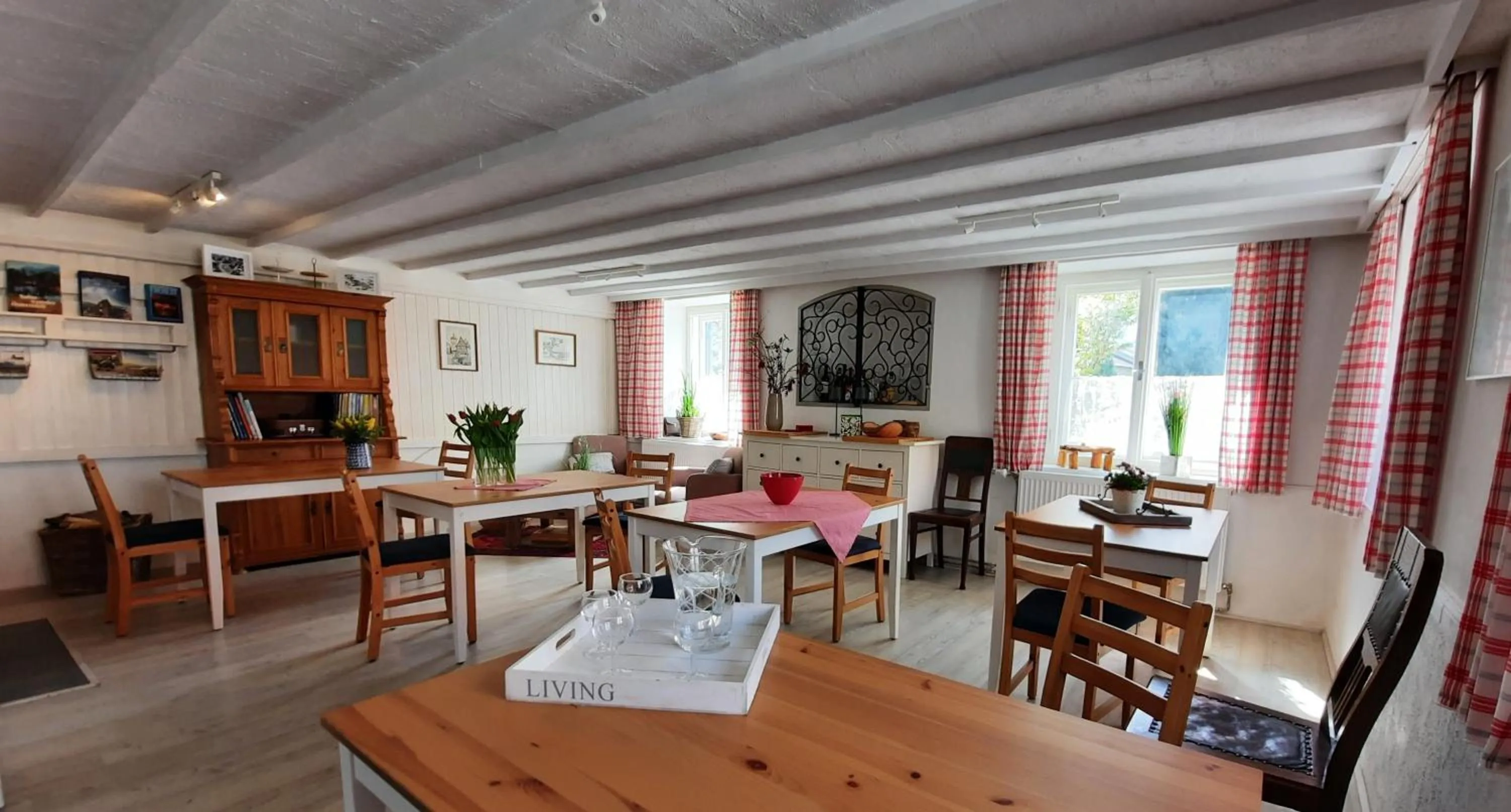 Restaurant/places to eat in B&B Leonhard 7