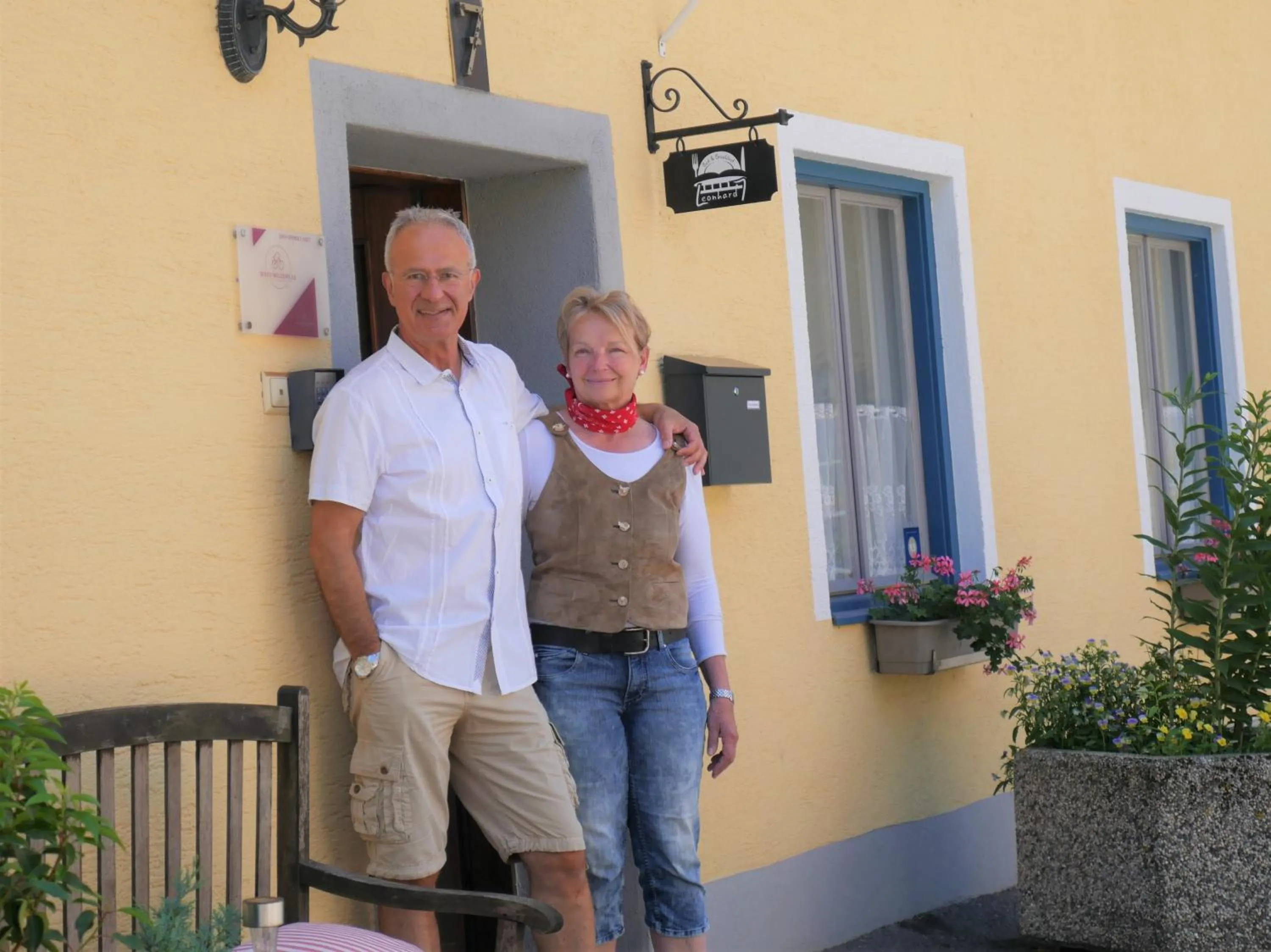 People in B&B Leonhard 7