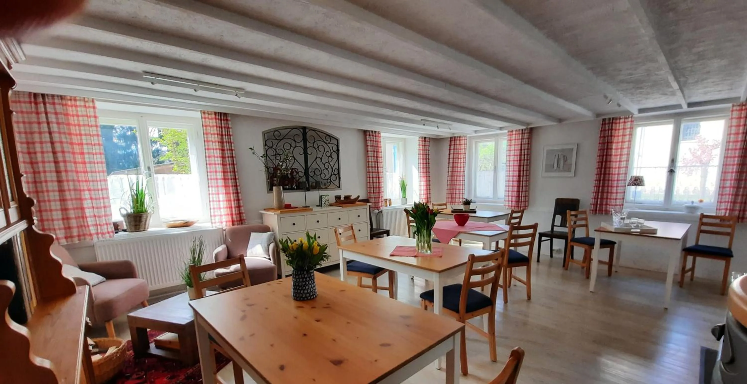 Restaurant/places to eat in B&B Leonhard 7