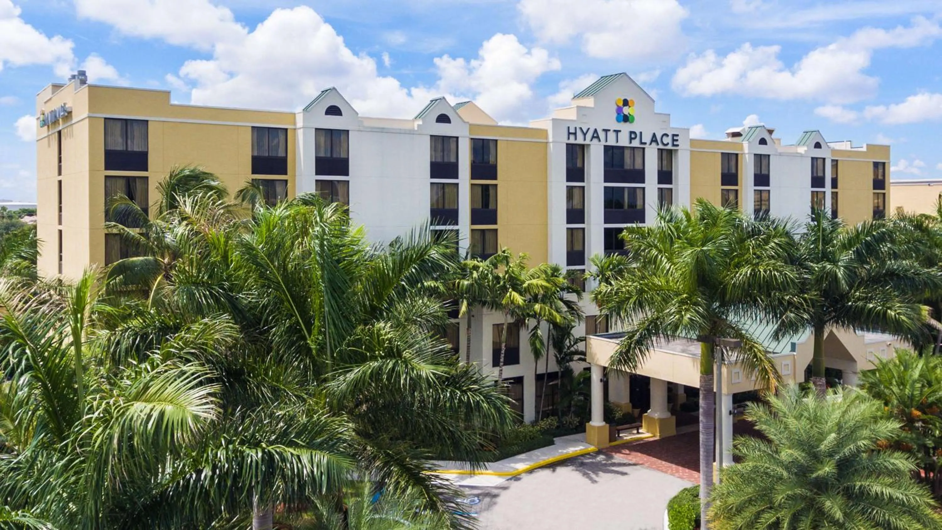 Property building in Hyatt Place Fort Lauderdale Cruise Port & Convention Center