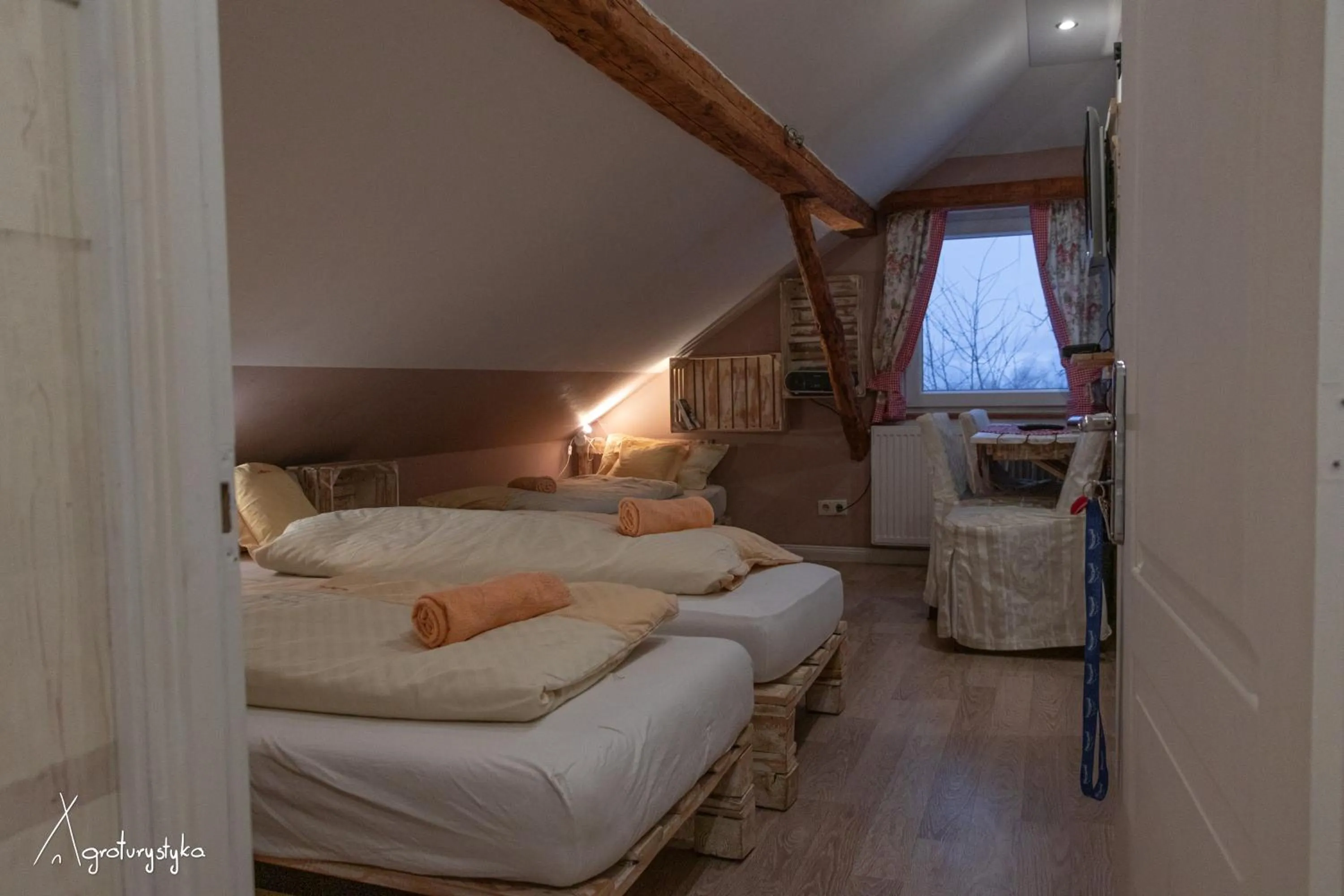 Bed in Agroturystyka Nad Jeziorem-Osada Indiańska